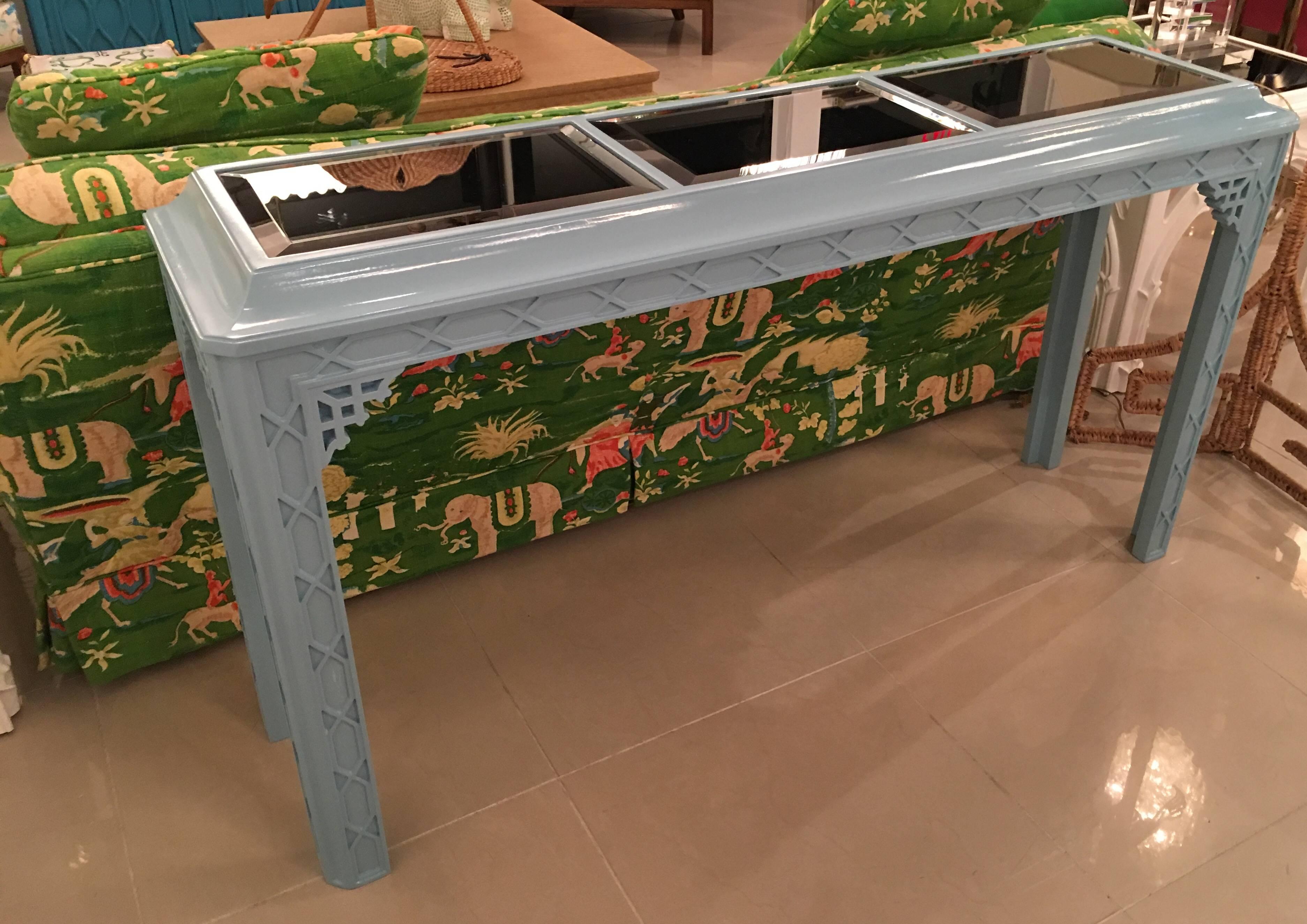 Console Table Lacquered Blue Vintage Fret Work Fretwork Chinese Chippendale In Excellent Condition In West Palm Beach, FL