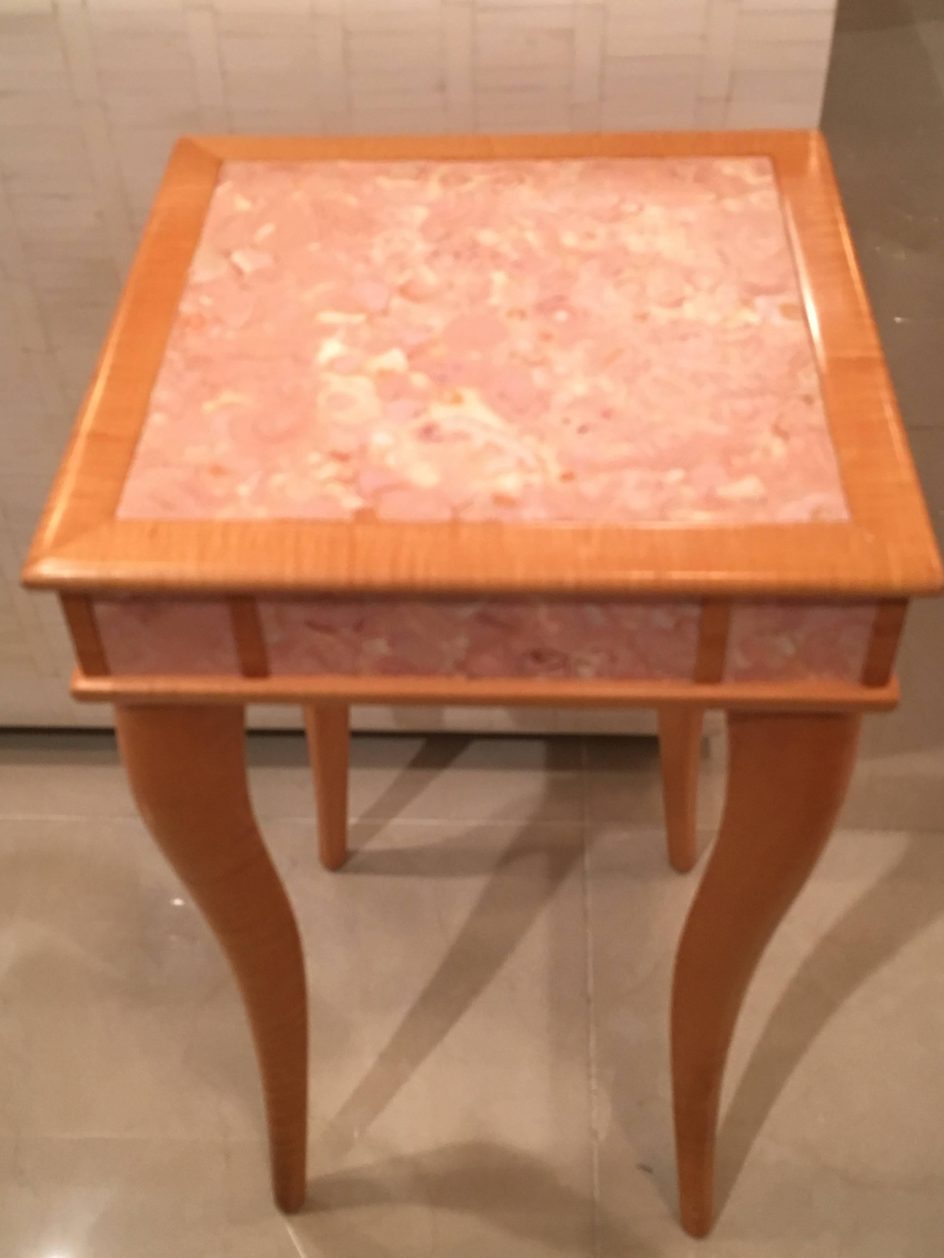 American Pink Agate Marble Stone Bird's-Eye Maple Wood End Side Drink Table, Vintage For Sale