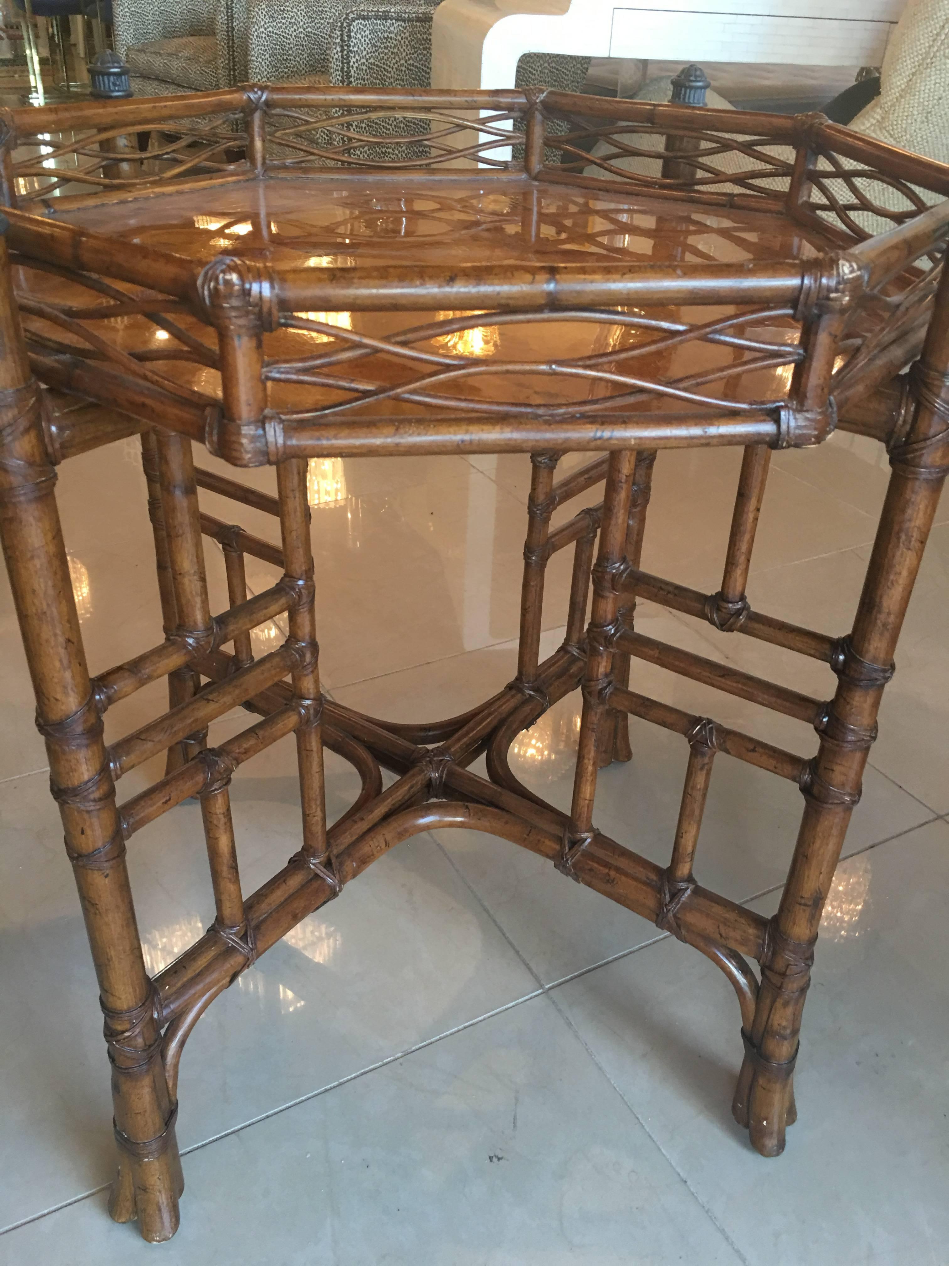 Pair of Rattan End Side Tables Octogonal Tortoise Bamboo Tropical Chinoiserie In Excellent Condition In West Palm Beach, FL