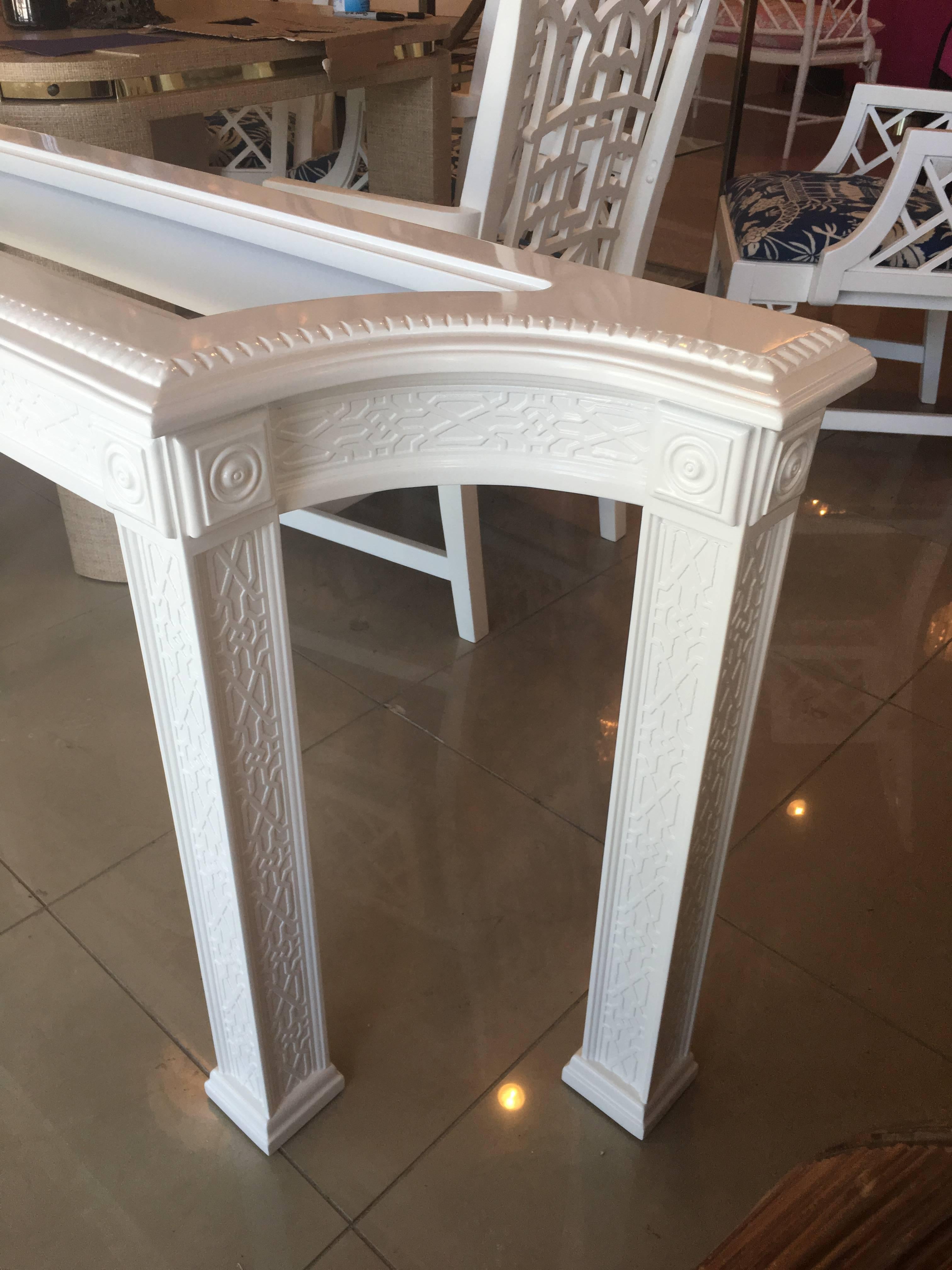 Fretwork Console Sofa Table Chinoiserie Newly Lacquered White In Excellent Condition In West Palm Beach, FL