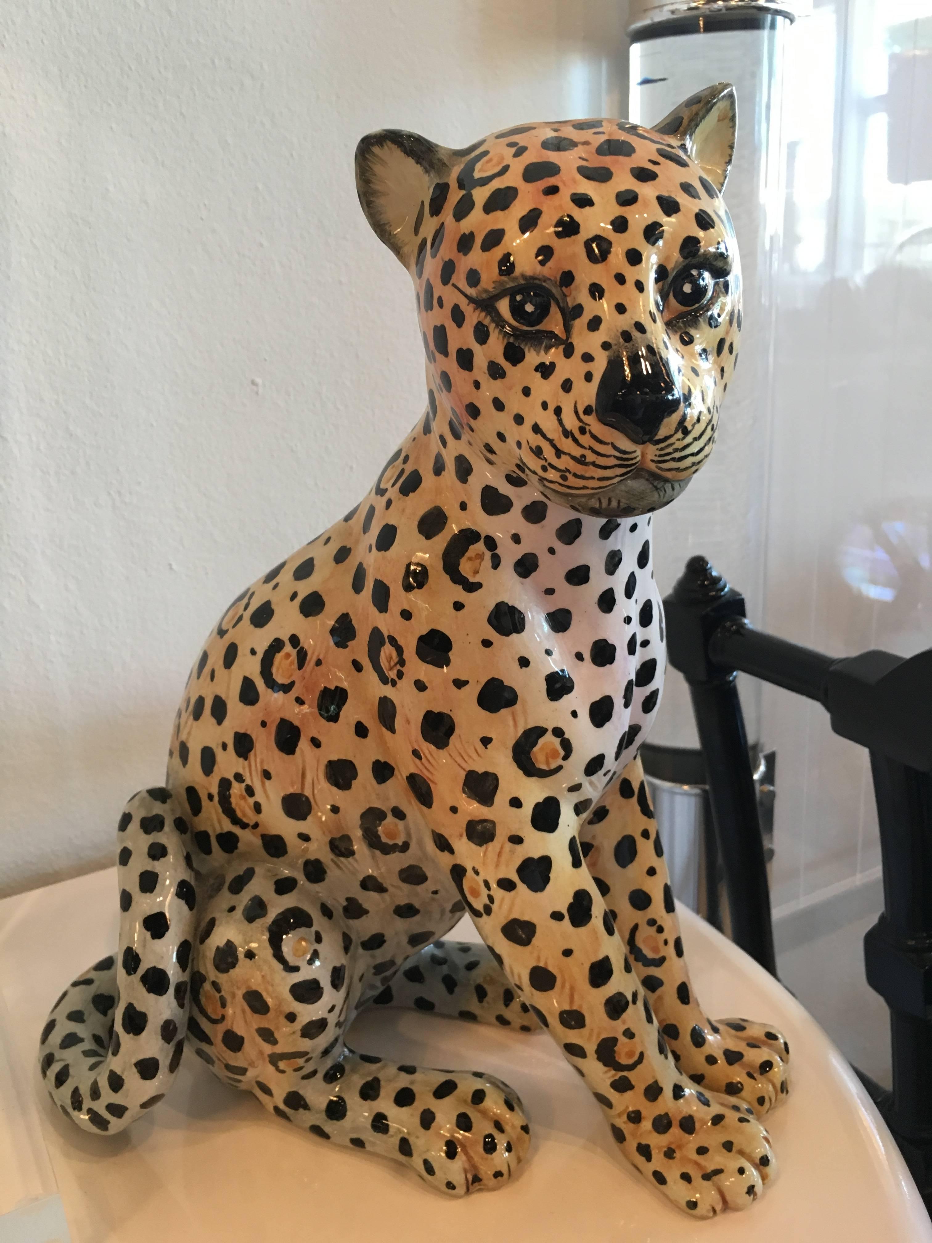 Merveilleuse statue de guépard vintage:: marquée Made in Italy. Pas d'ébréchures ni de cassures.