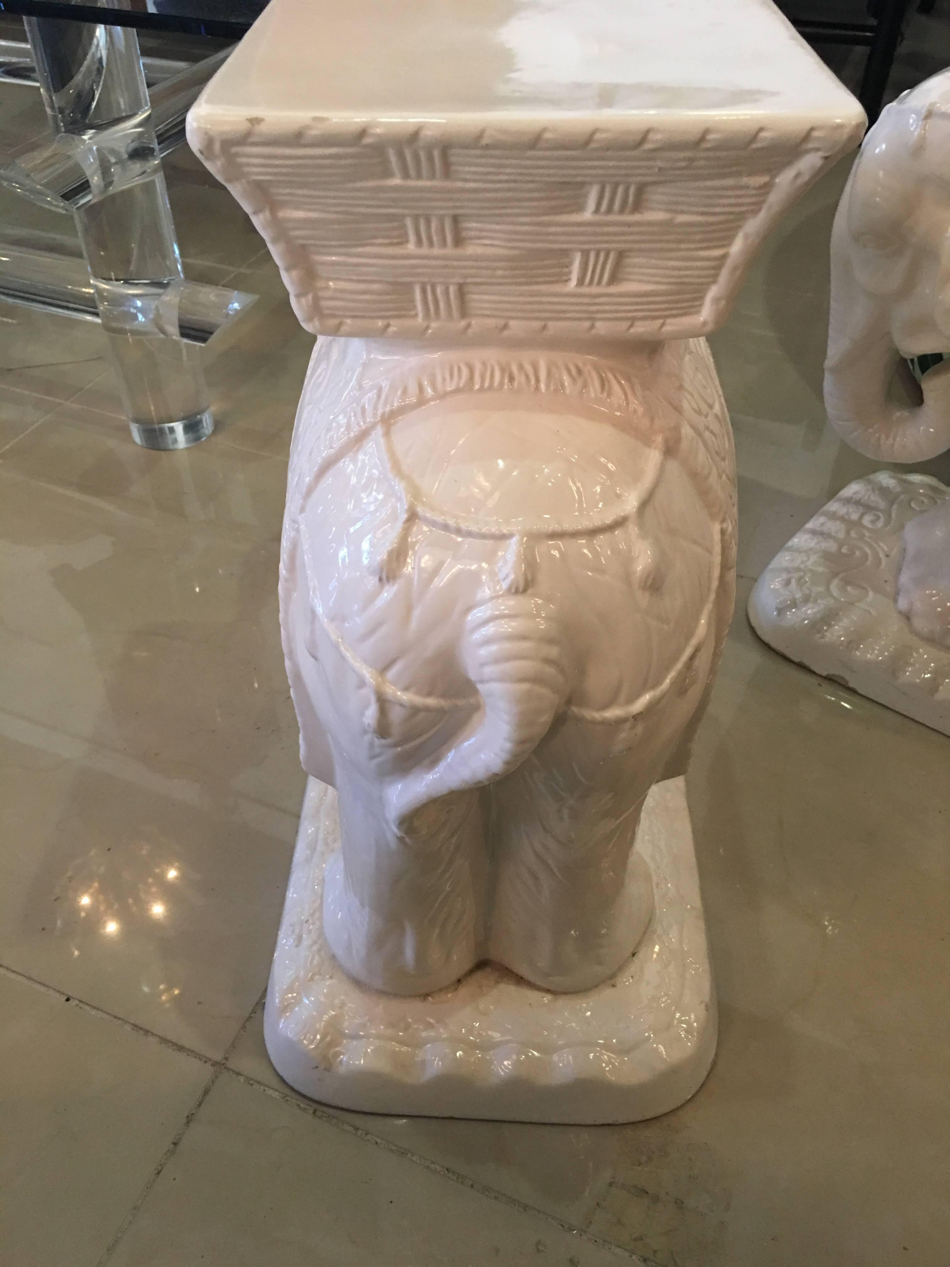 Pair of Vintage Elephant Garden Stools Stands White Hollywood Regency In Good Condition In West Palm Beach, FL