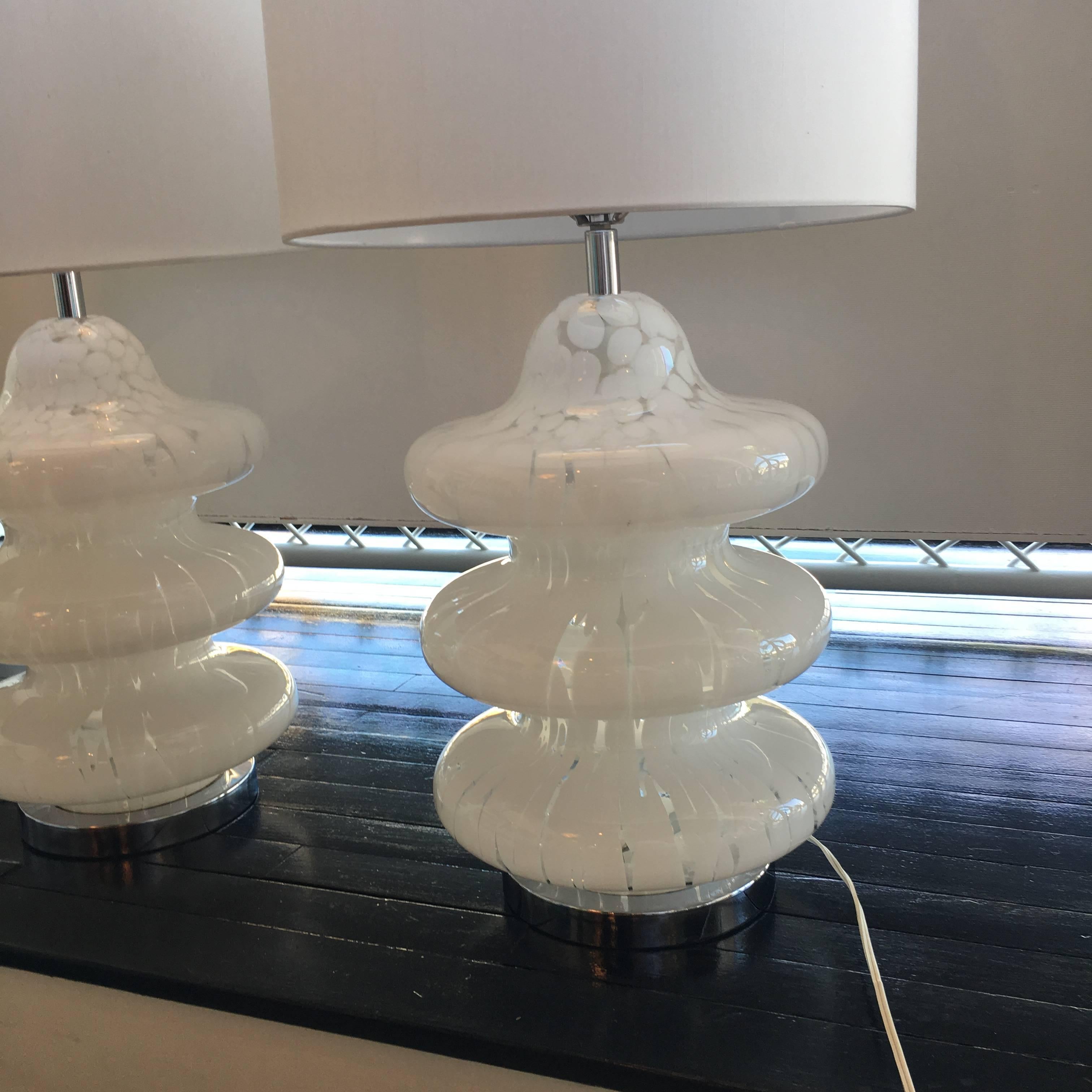 Late 20th Century Pair of Murano Three-Tier Mottled Glass Table Lamps, Chrome Hollywood Regency