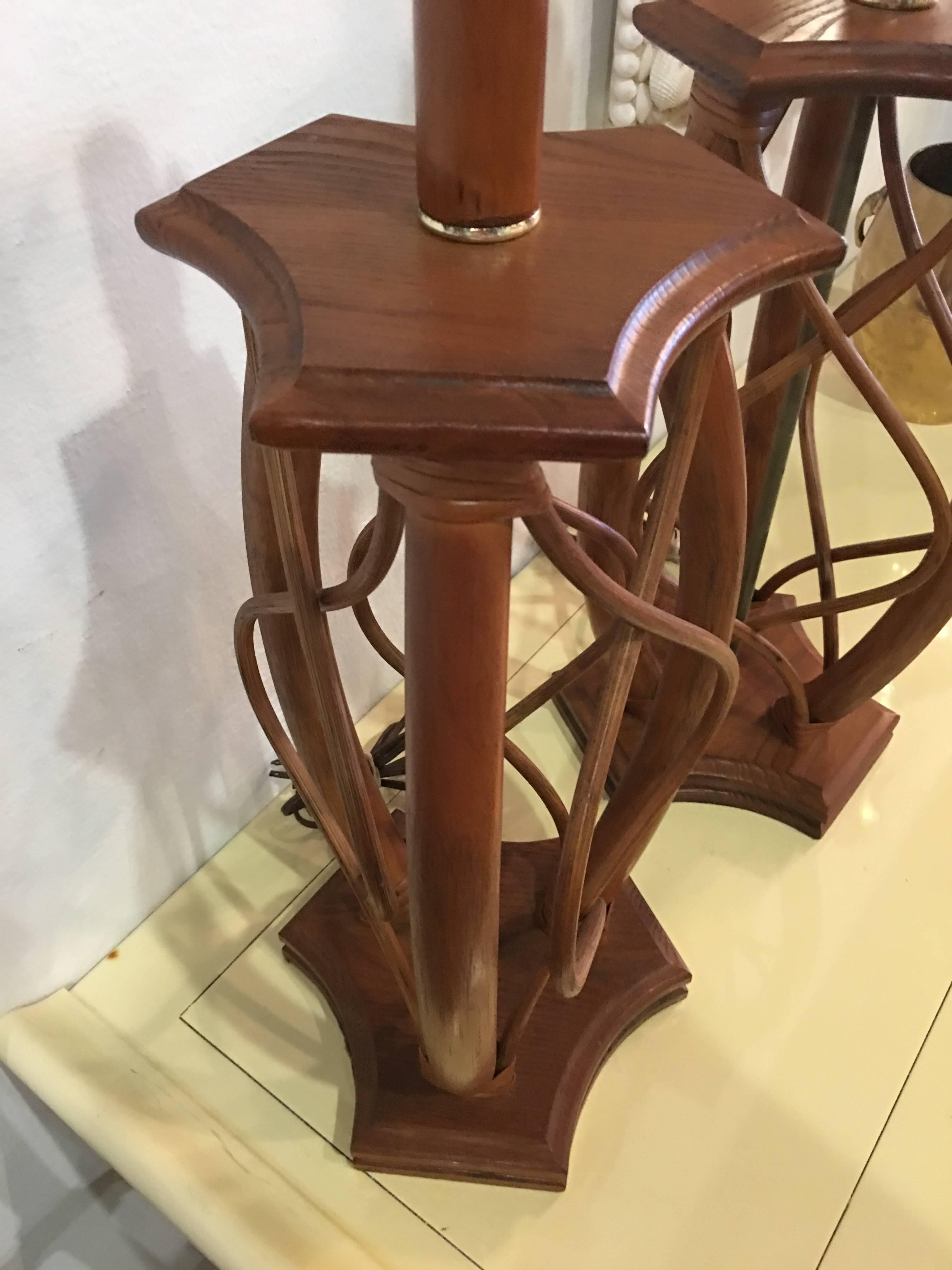 Paire de lampes de bureau en bois de rotin, mi-siècle moderne, vintage en vente 2