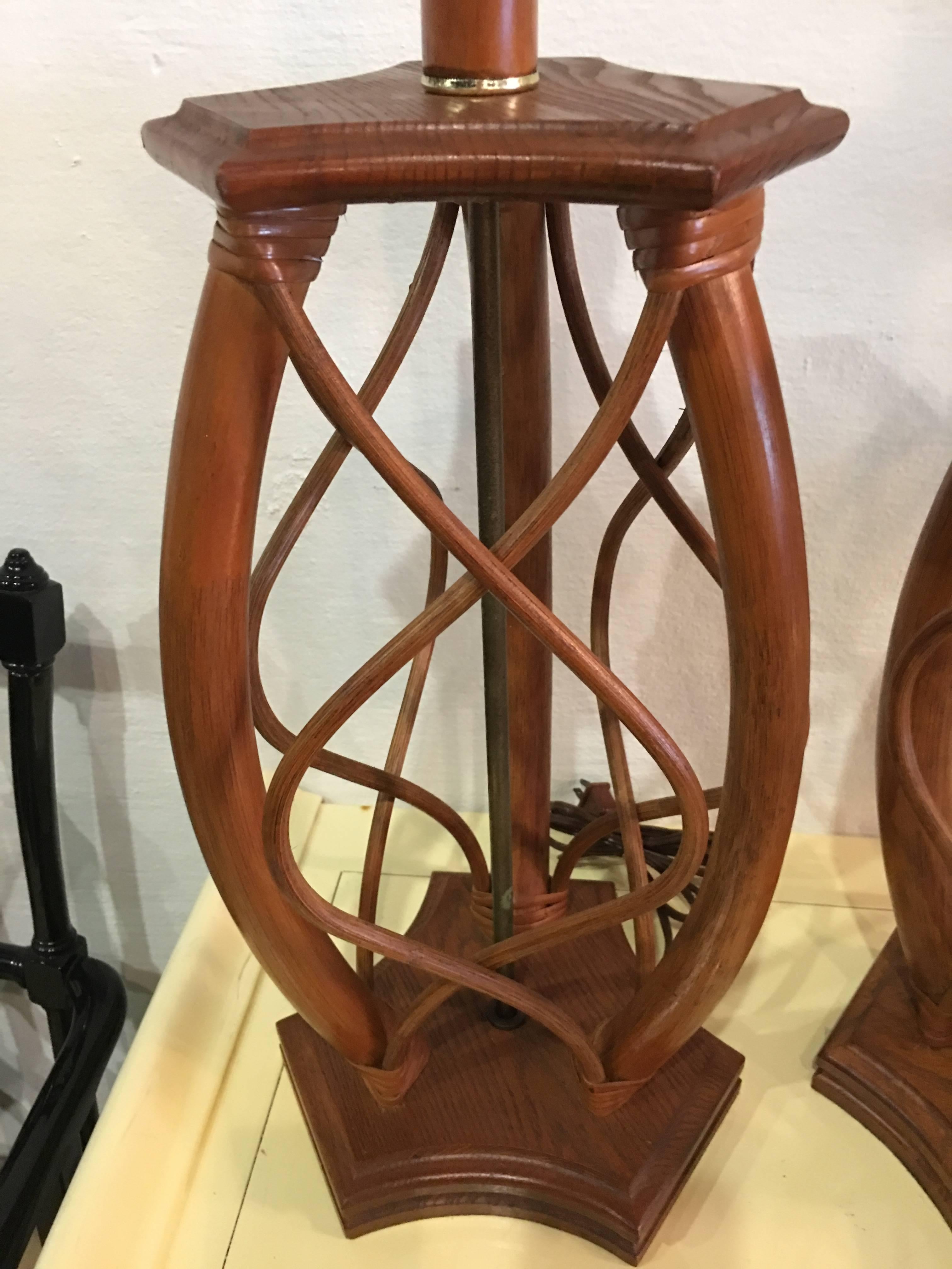 Paar Rattan-Tisch-Holzlampen, Mid-Century Modern, Vintage im Angebot 4