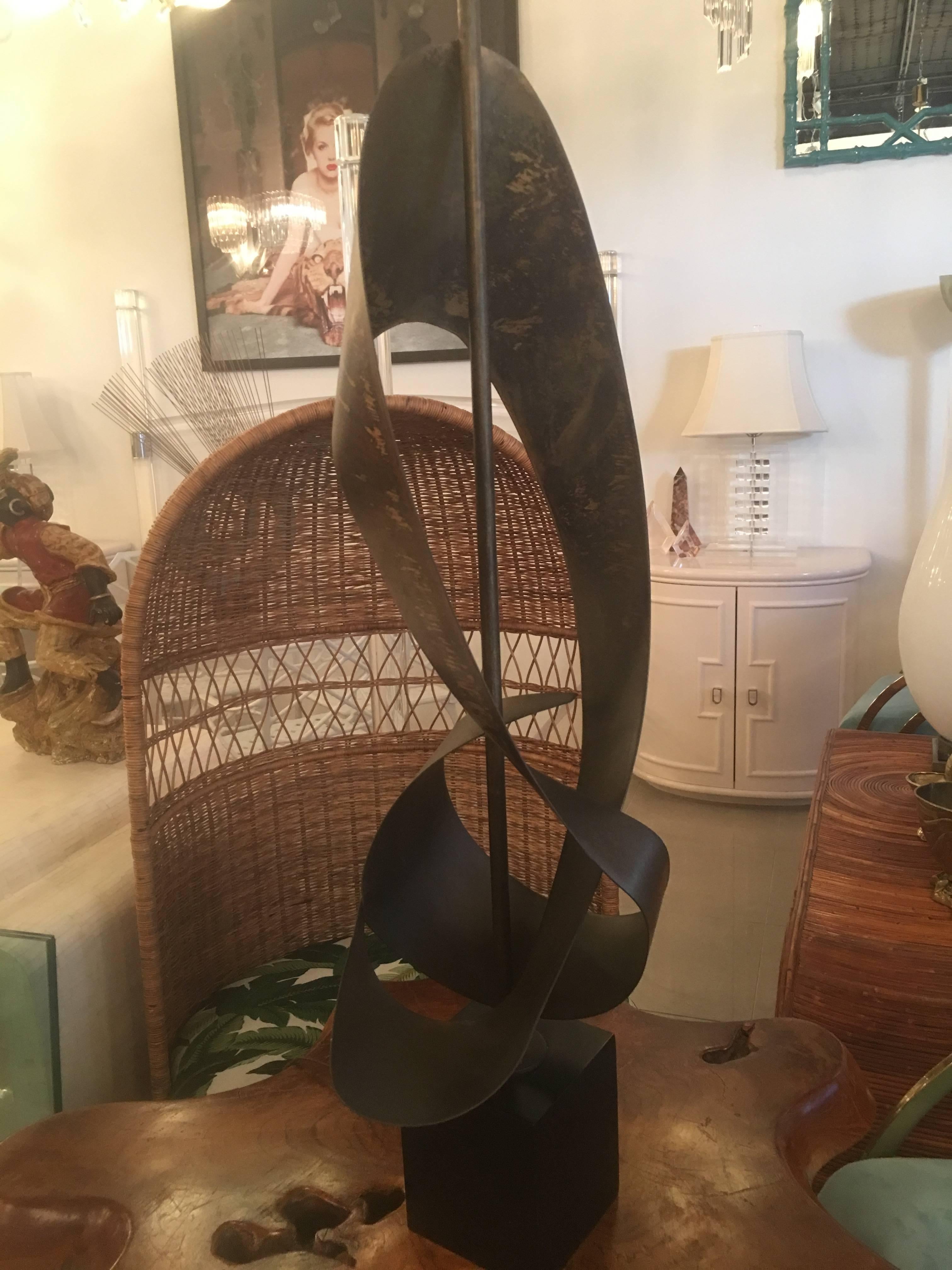 Harry Balmer for Laurel Brutalist Ribbon Metal Oversized Table Lamp Midcentury For Sale 4