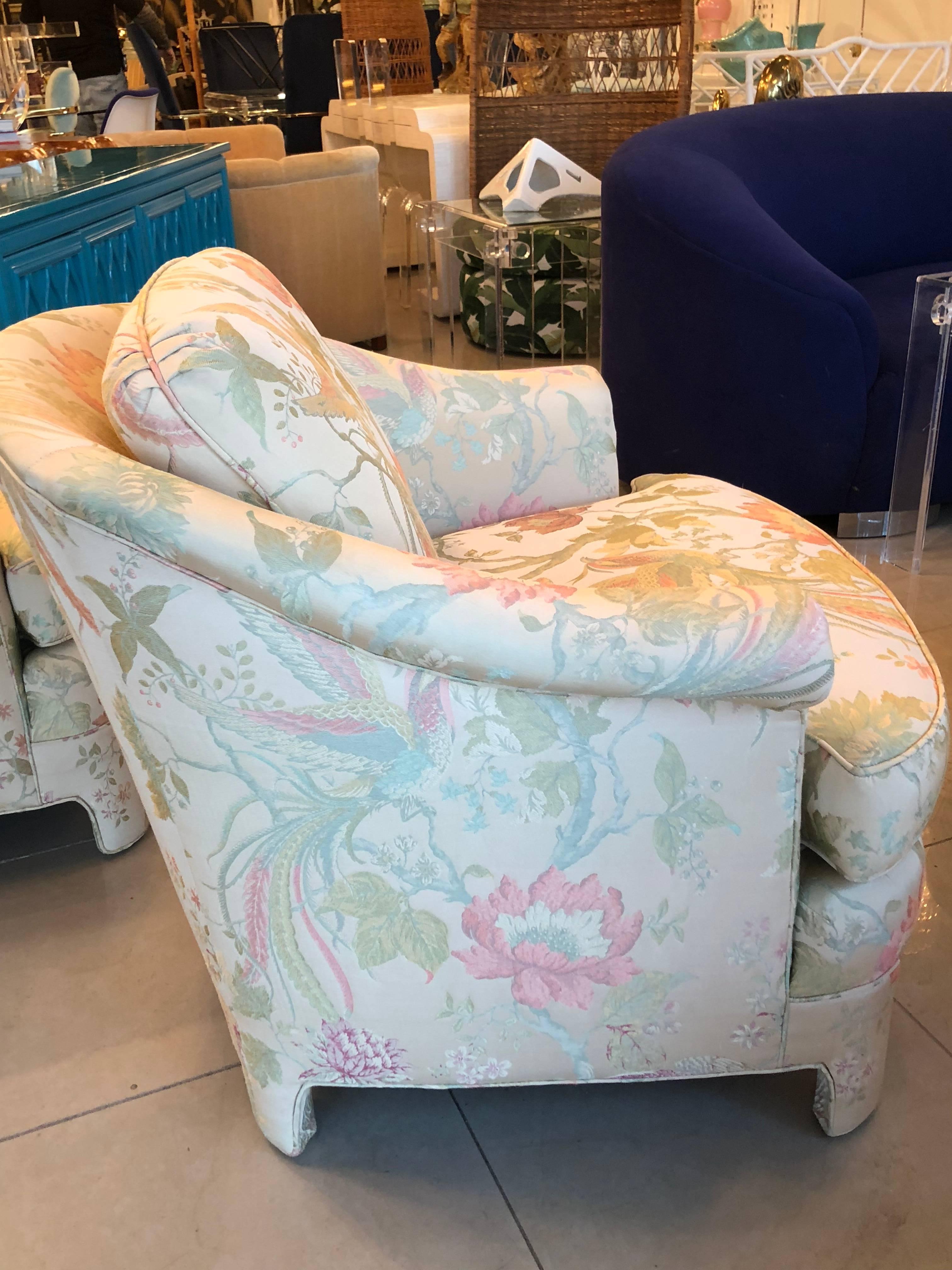 Pair of Vintage Club Tropical Birds Lounge Armchairs Arm Chairs Chinoiserie In Good Condition In West Palm Beach, FL