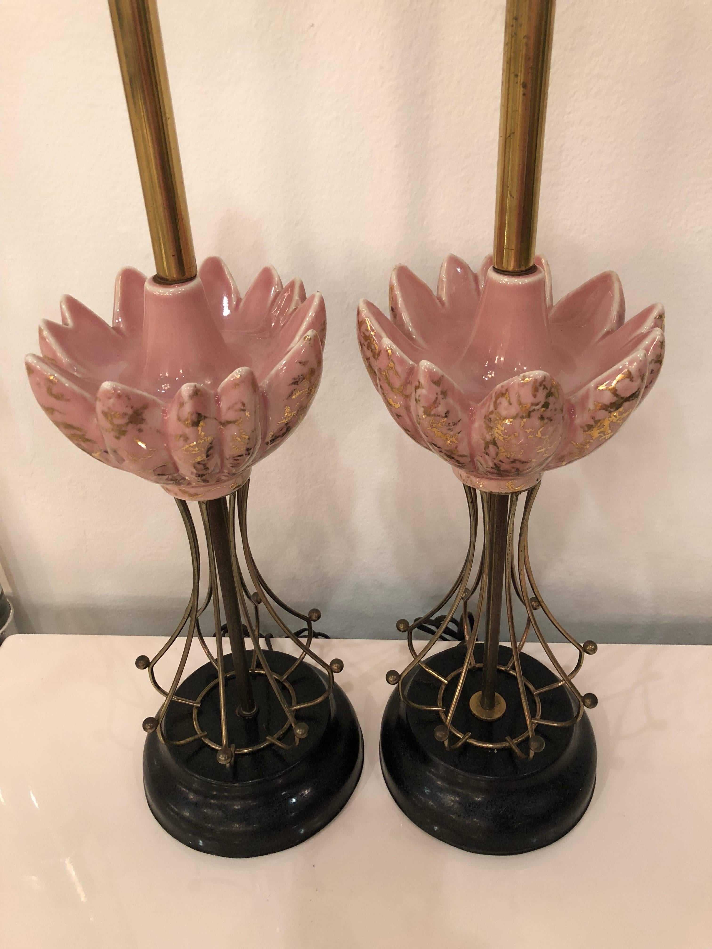 Pair of Art Deco Pink and Brass Table Lamps Vintage Hollywood Regency For Sale 5
