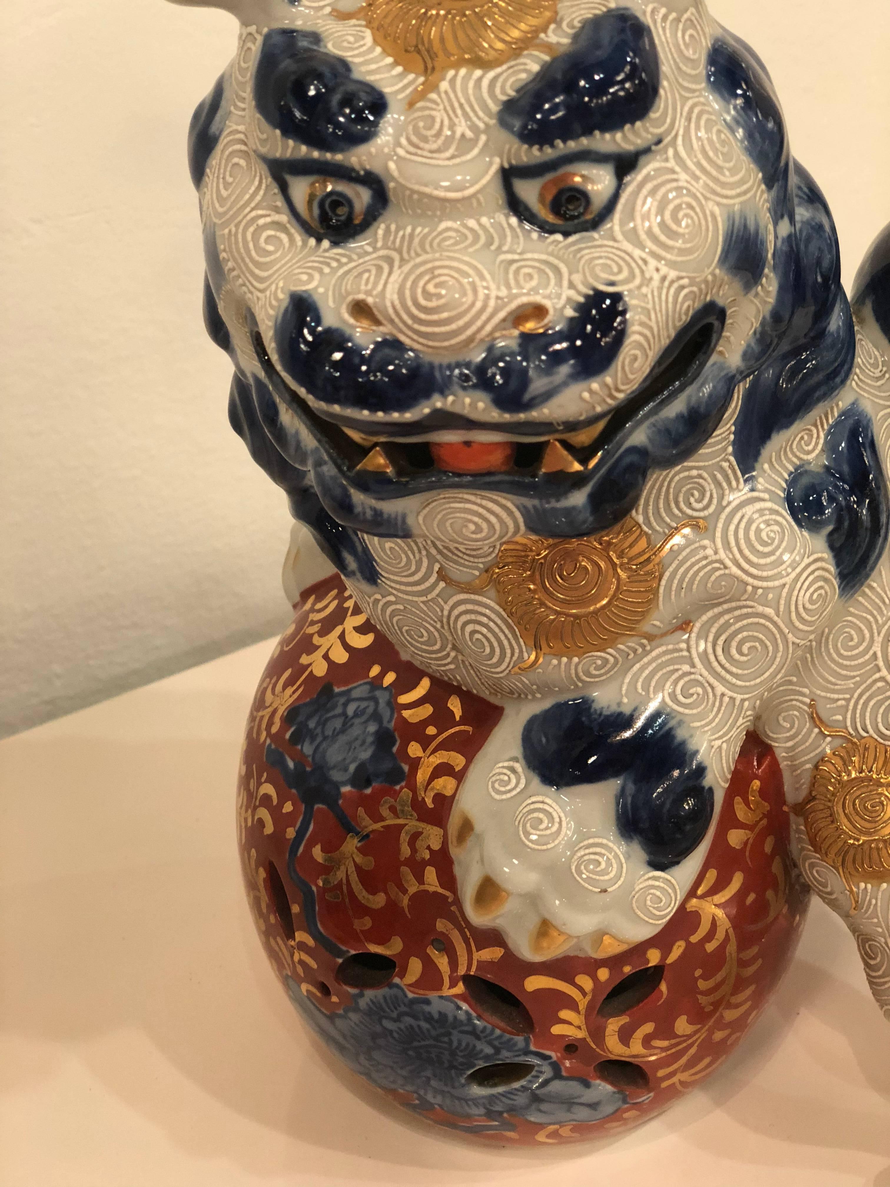 Vintage Pair of Chinoiserie Blue and White Foo Dogs  For Sale 3