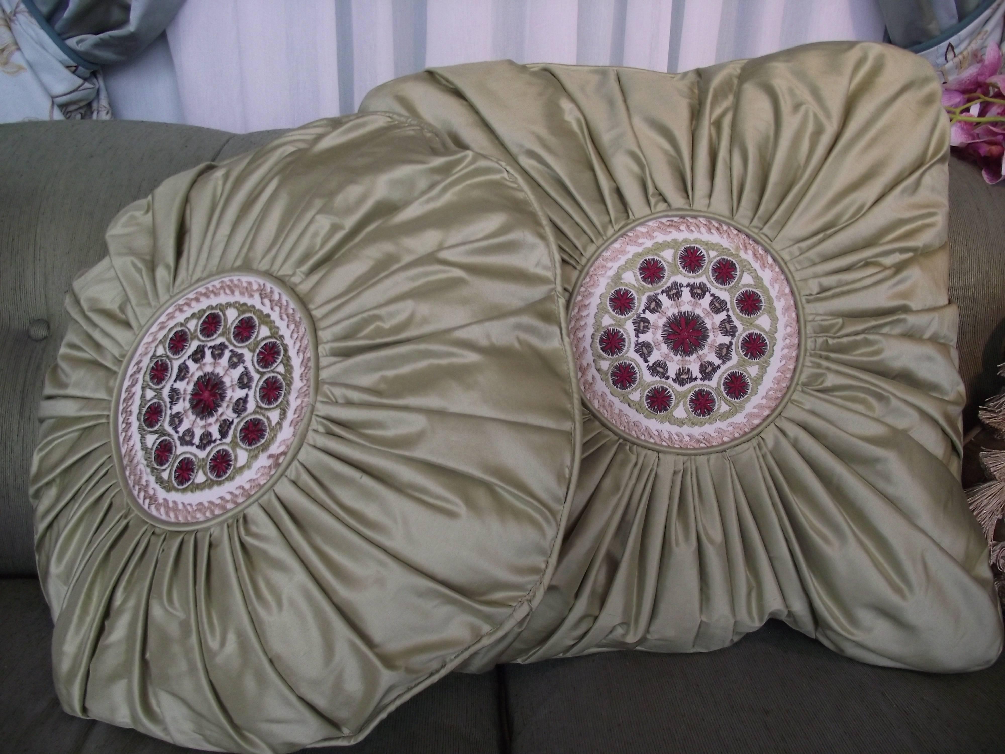  Throw Pillow inPleated Sage (green)  with Embroidered Center Mediallion In Excellent Condition For Sale In Harrisburg, PA