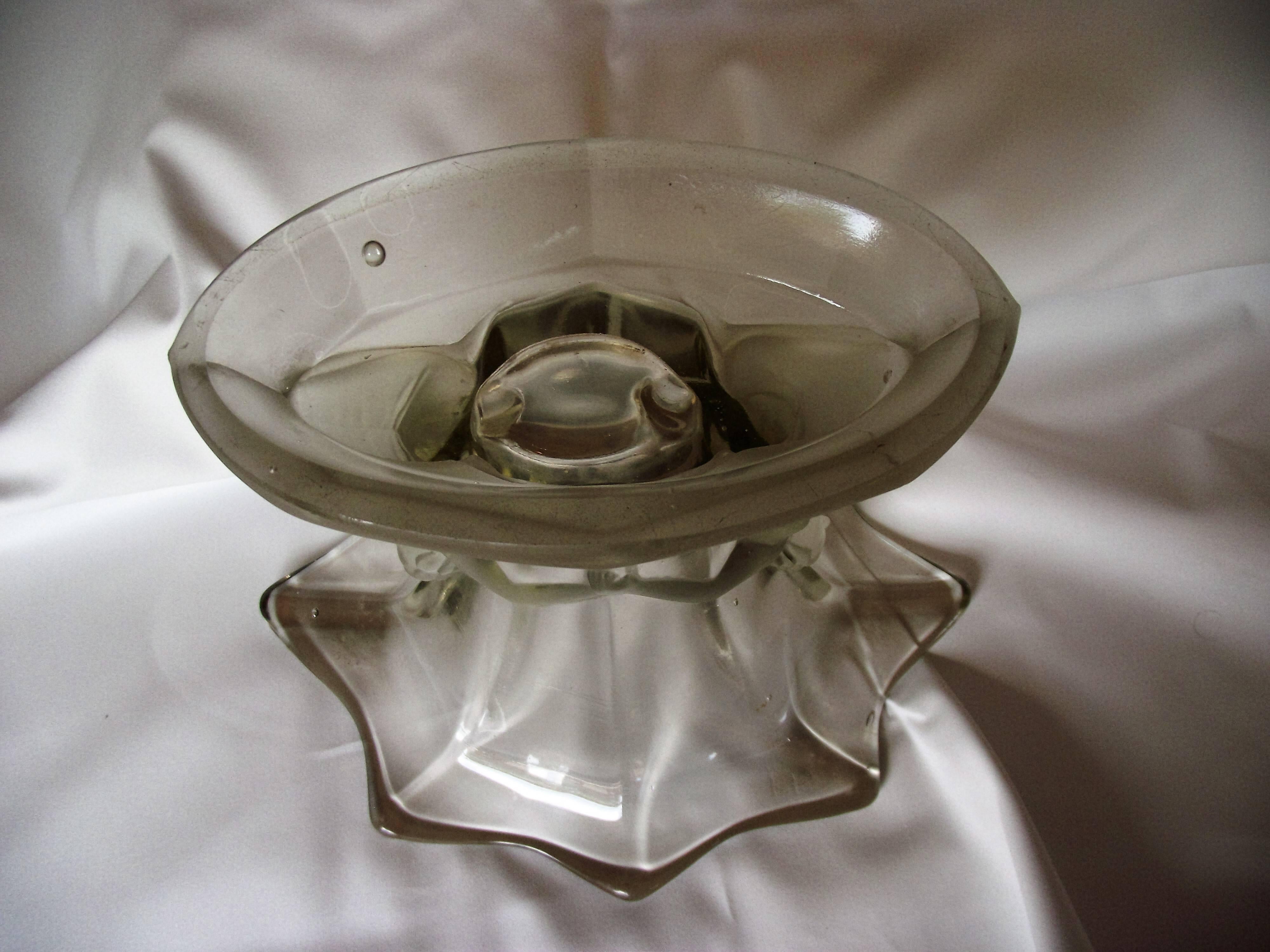 Art Deco Clear Glass Vase, Antique Walther and Sohne, Figural Glass Vase In Good Condition In Harrisburg, PA