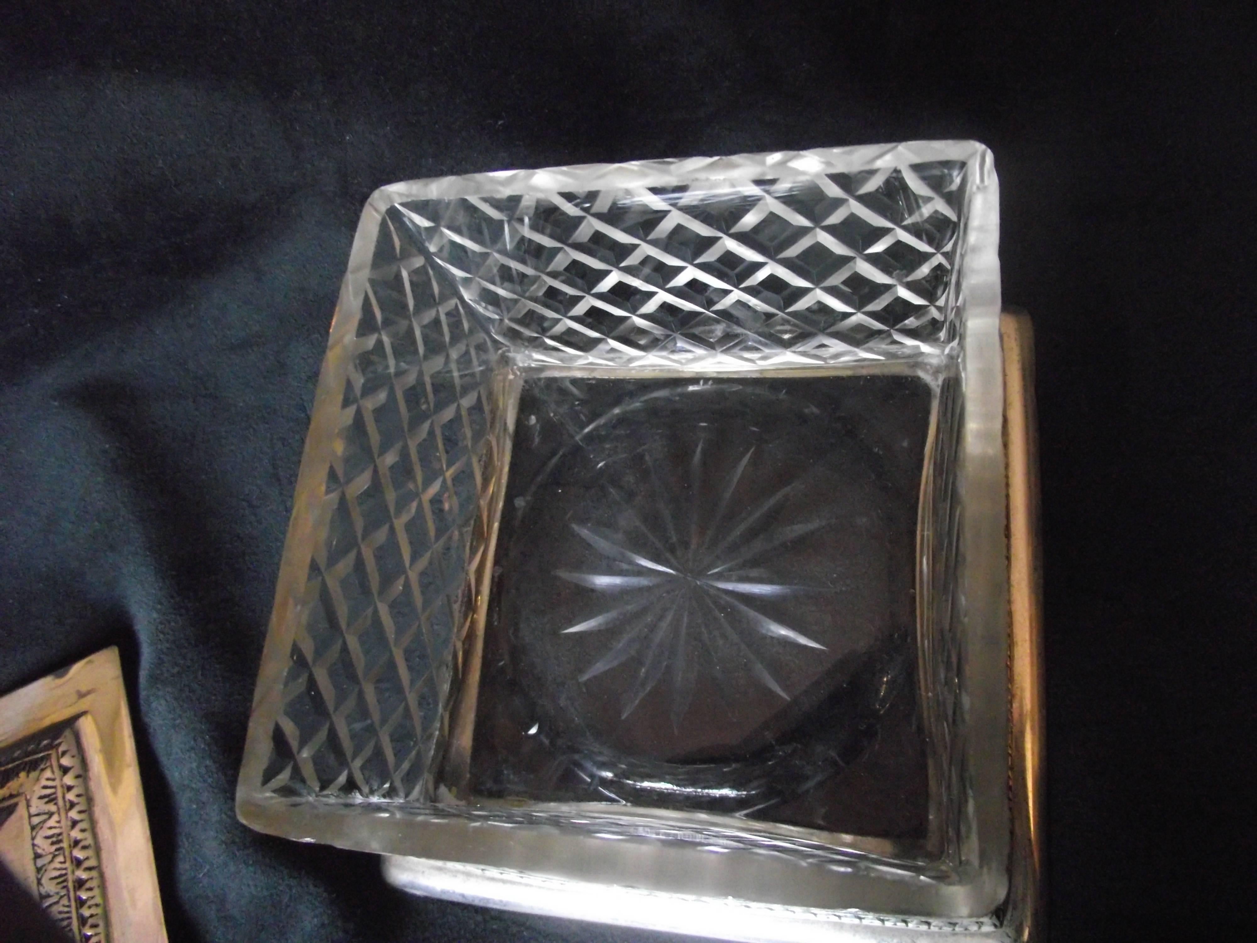 Silver and Glass Box, Vanity Box, Pressed Glass and Silver Box In Good Condition For Sale In Harrisburg, PA