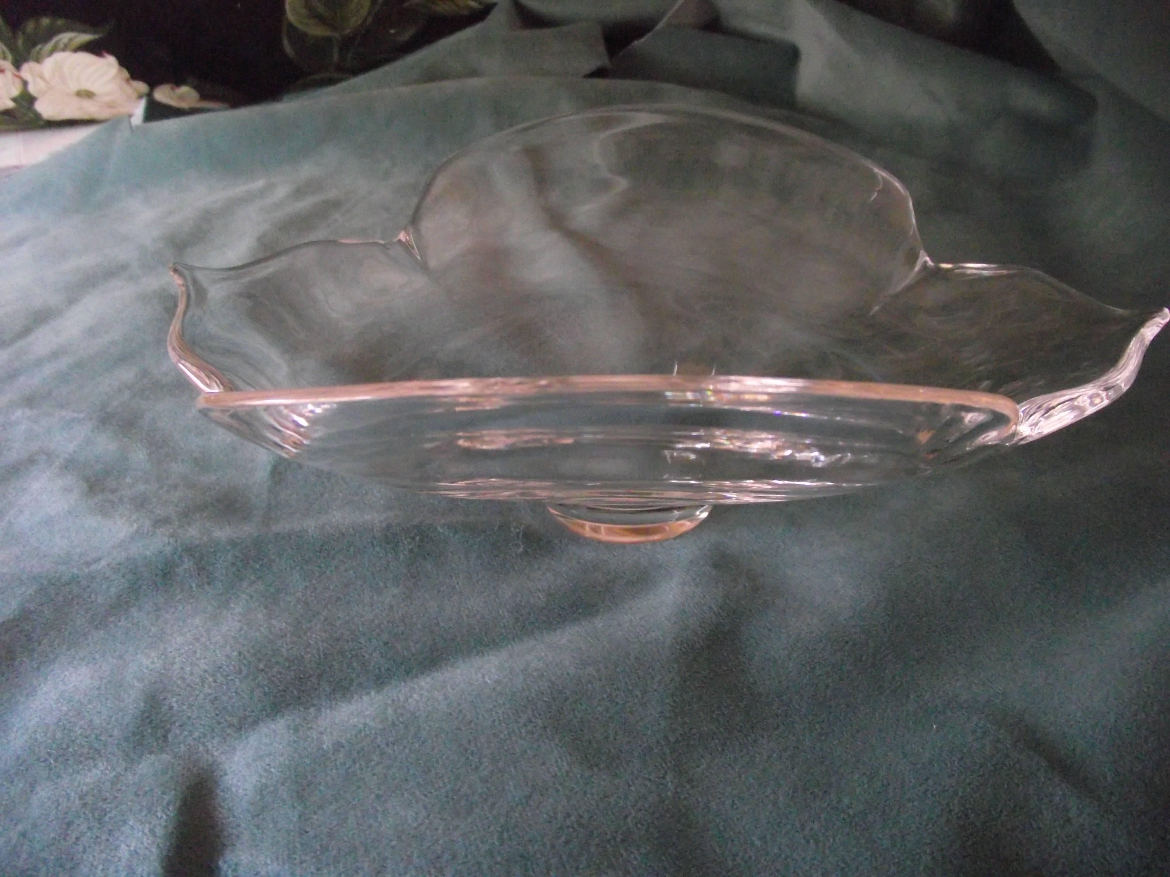 Stuben Glass Bowl, Unusual Shaped Bowl, Clear Glass Bowl In Good Condition For Sale In Harrisburg, PA