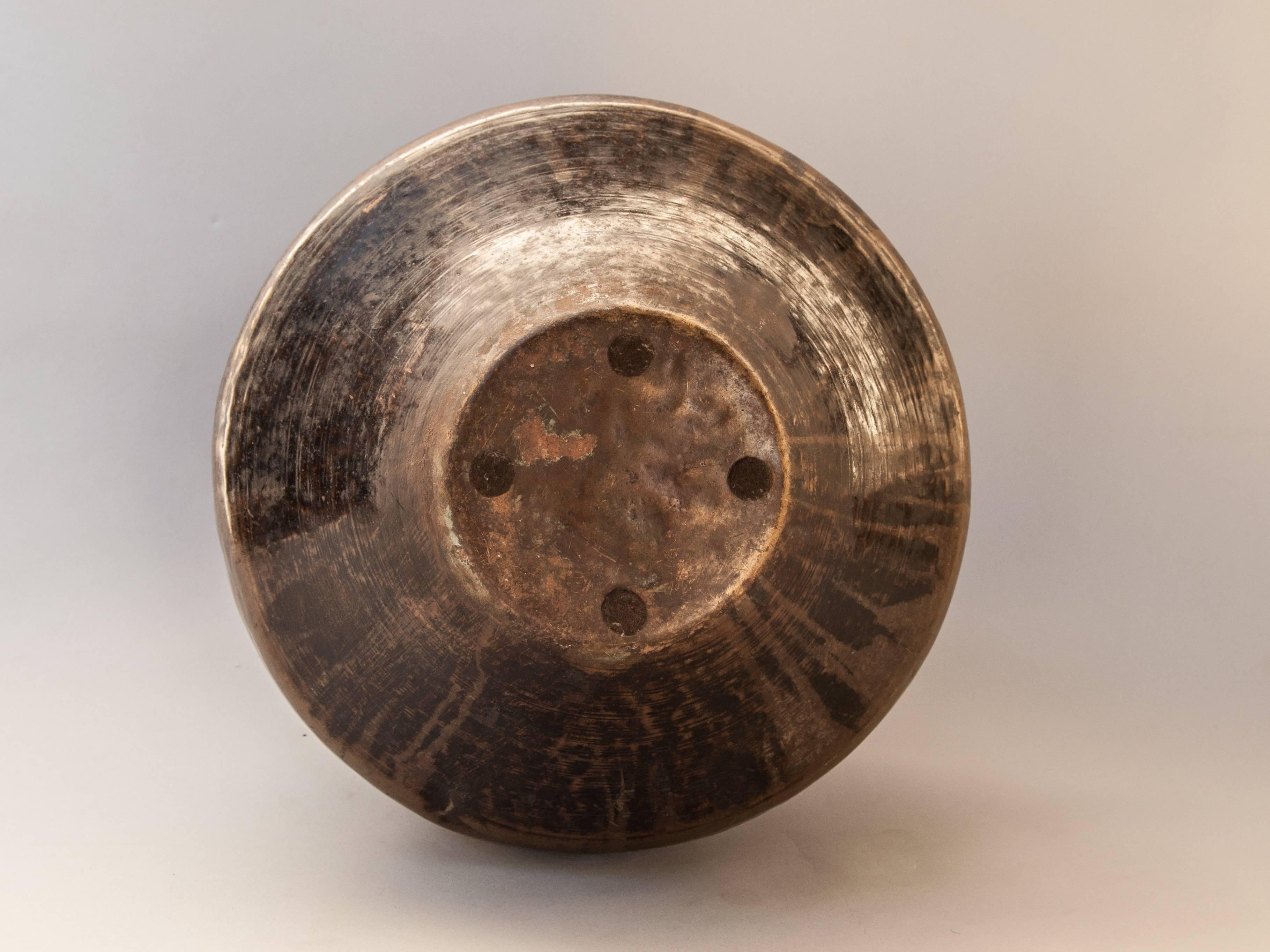 Bengali Brass Water Pot with Cap, Mid-20th Century, Bengal, India In Good Condition In Point Richmond, CA