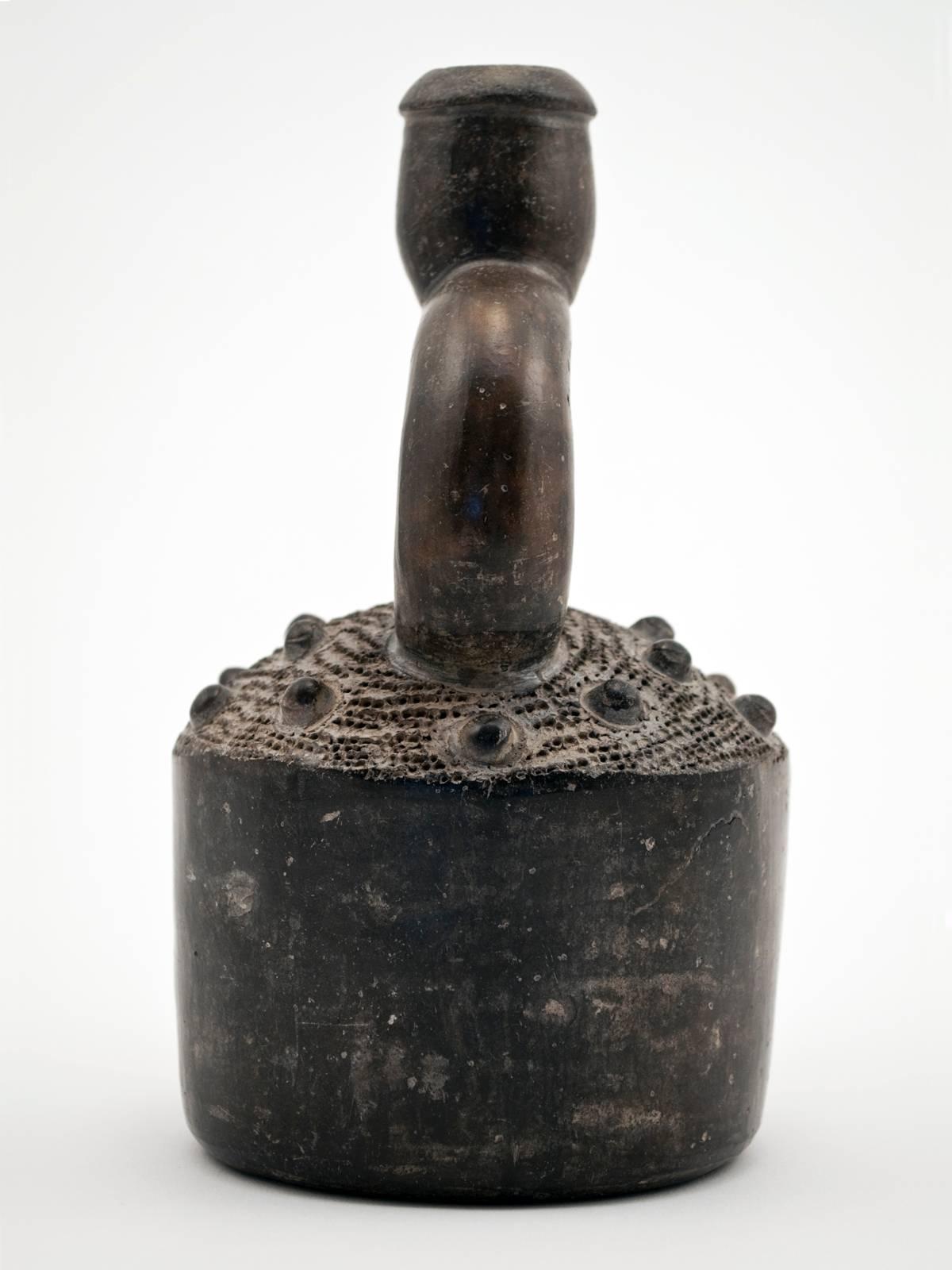 Peruvian Pre-Columbian Chavin Blackware Stirrup Vessel 