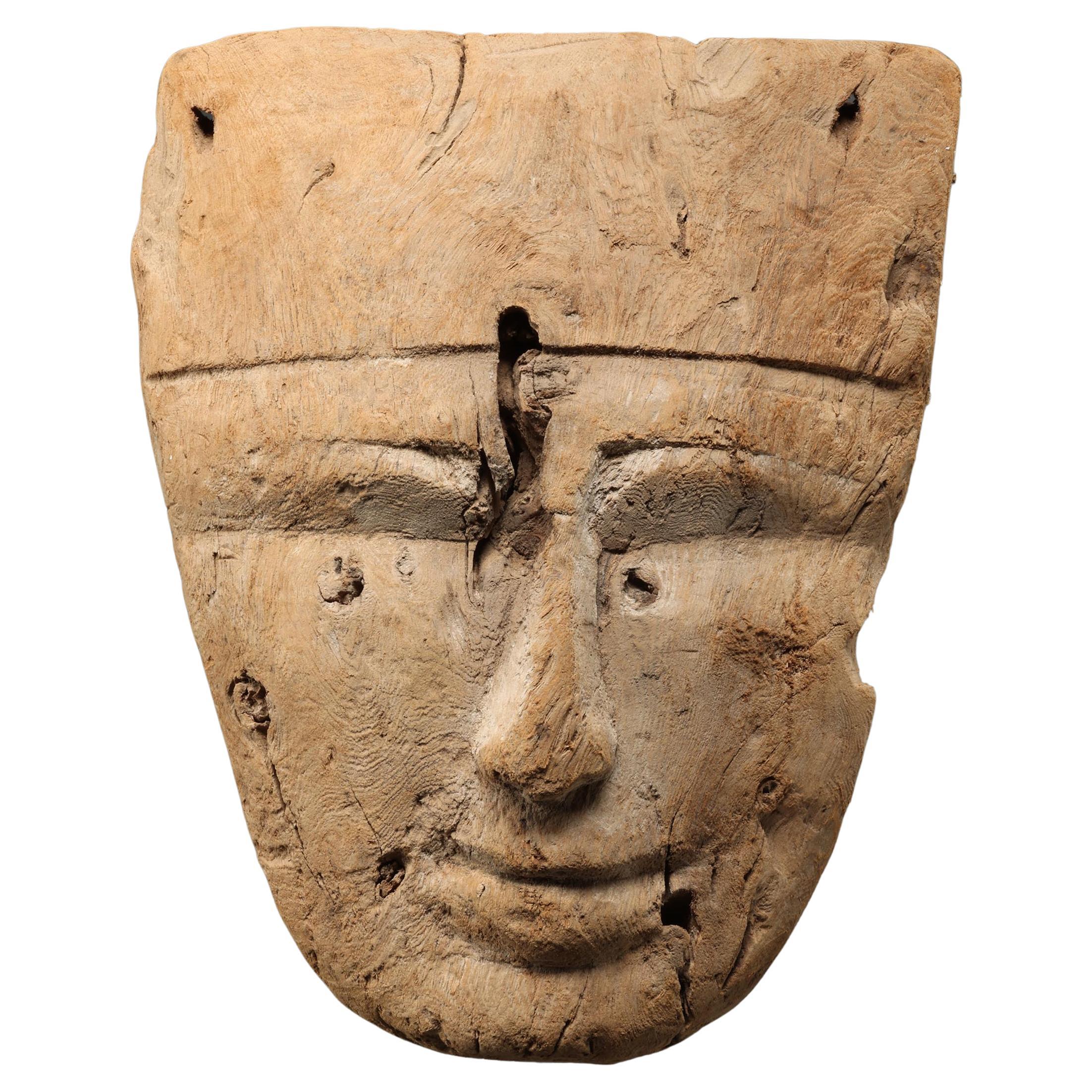 Masque de momie égyptienne en bois de vieux cèdre doux et raffiné