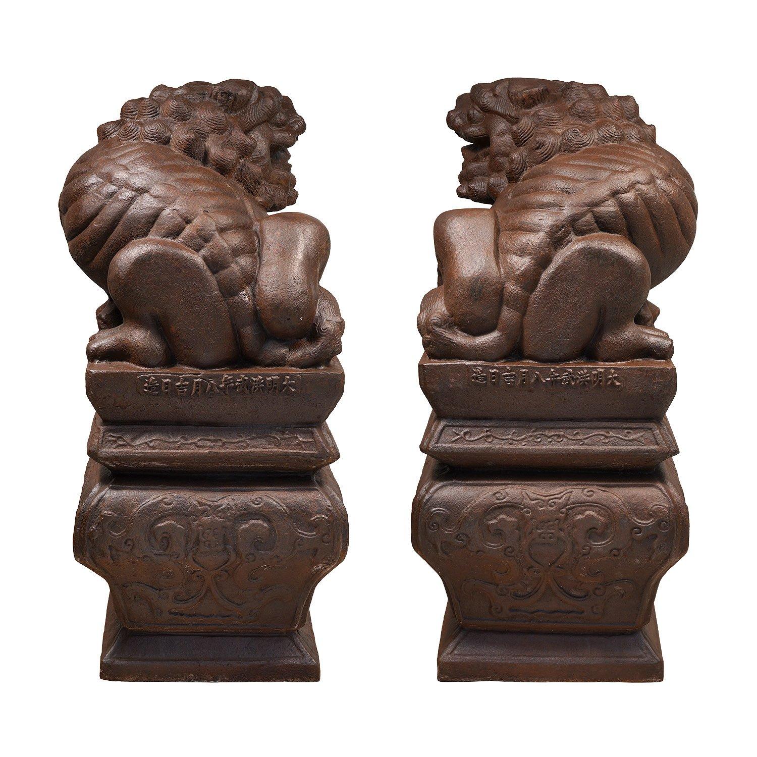 20th Century Large Pair of Chinese Cast Iron Guardian Lions For Sale 1