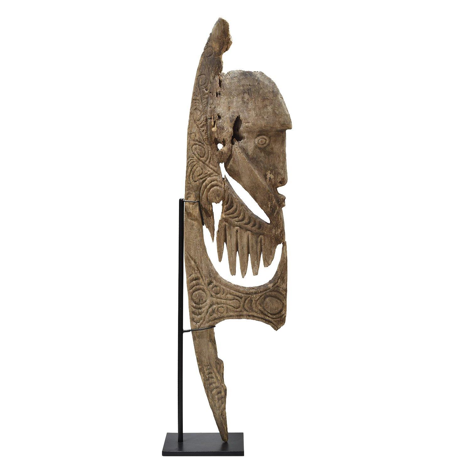 Yiman (Alamblak) People, Southern Hills, Middle Sepik River

42 x 10 x 2 in. / 107 x 25 x 5 cm

The Yipwon are the patron spirits of hunting and warfare.