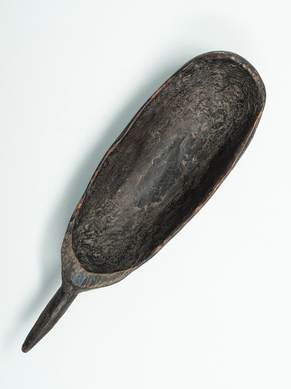 Early 20th Century Wood and Shell Inlay Scoop, Solomon Islands For Sale 1