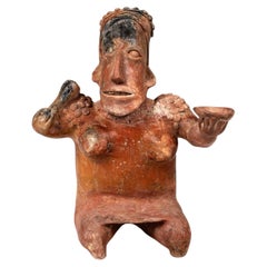 Figurine féminine assise précolombienne, en céramique, Jalisco, ouest du Mexique