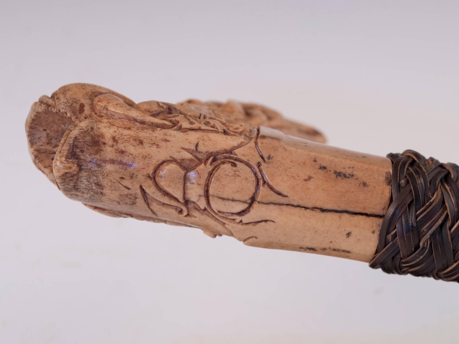 Late 19th Century Tribal Bone Mandau Sword Hilt, Borneo, Indonesia In Excellent Condition In Point Richmond, CA