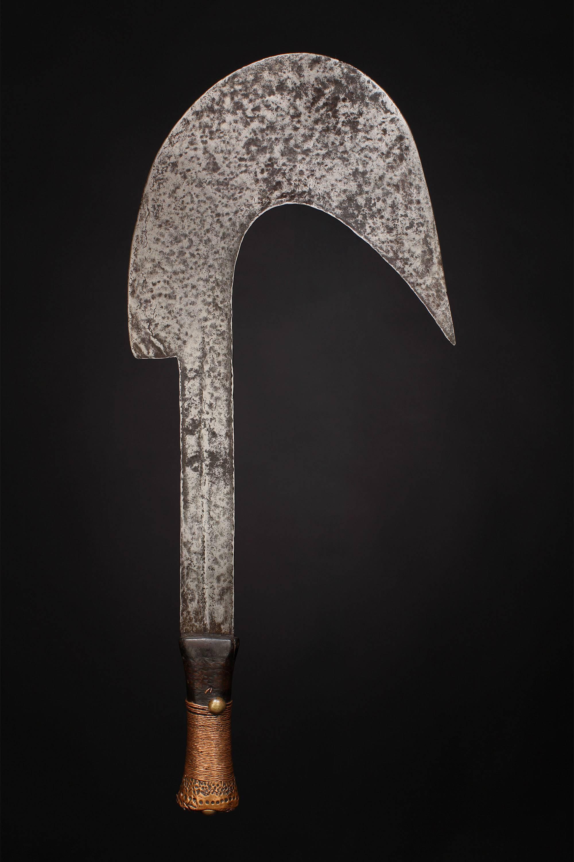 Prestige blade, Kikott
Mbala/Yanzi/Dzing, D.R. Congo
1900-1920
Forged iron, wood, copper, brass tacks.