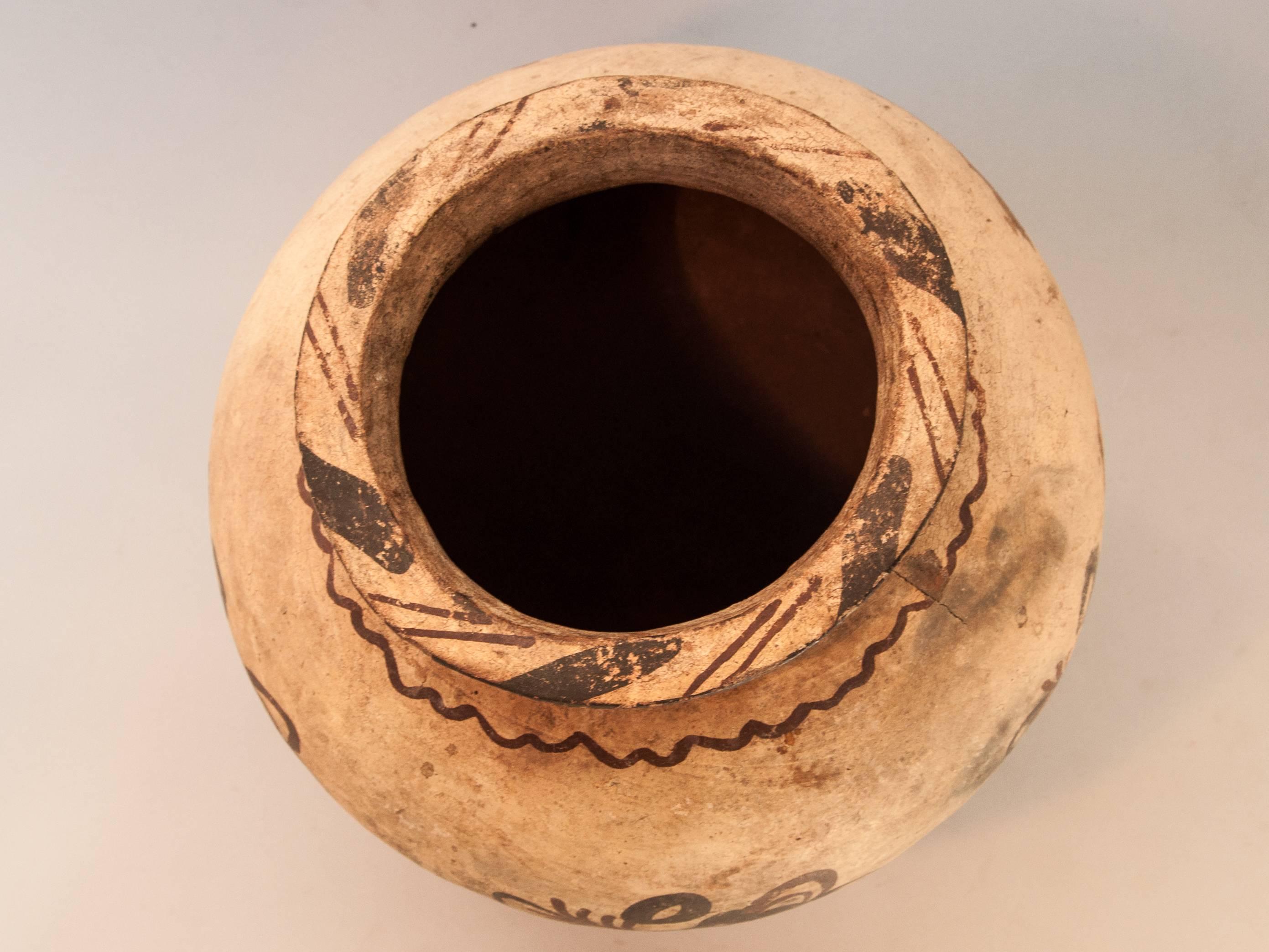 Earthenware Pot with Floral Design Mid-20th Century, Molucca Islands, Indonesia 1
