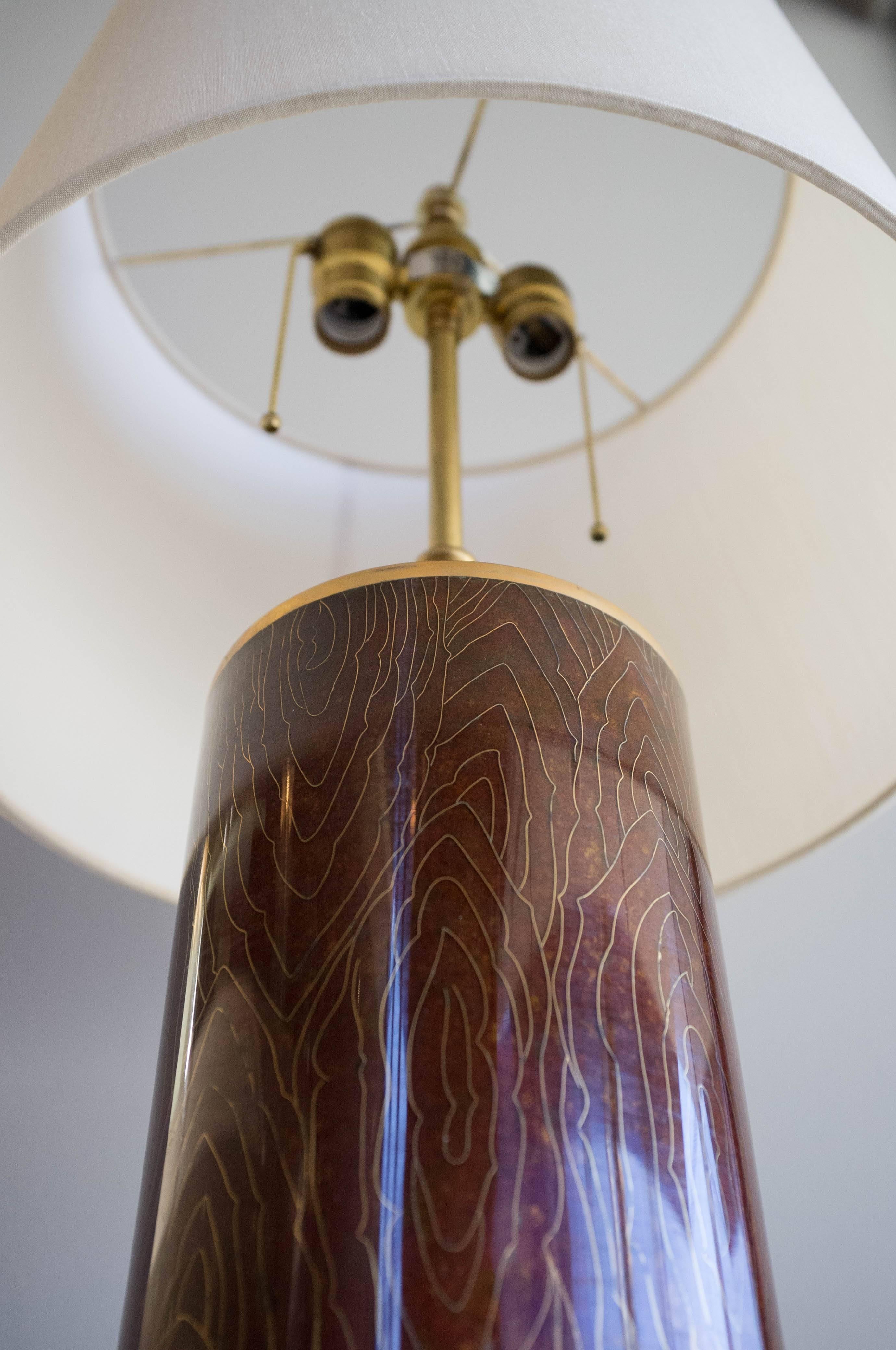 Modern Buche Amber Woodgrain Design Cloisonné Table Lamp
