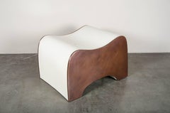 Seduta dentellata, laccata crema e rame di Robert Kuo, edizione limitata