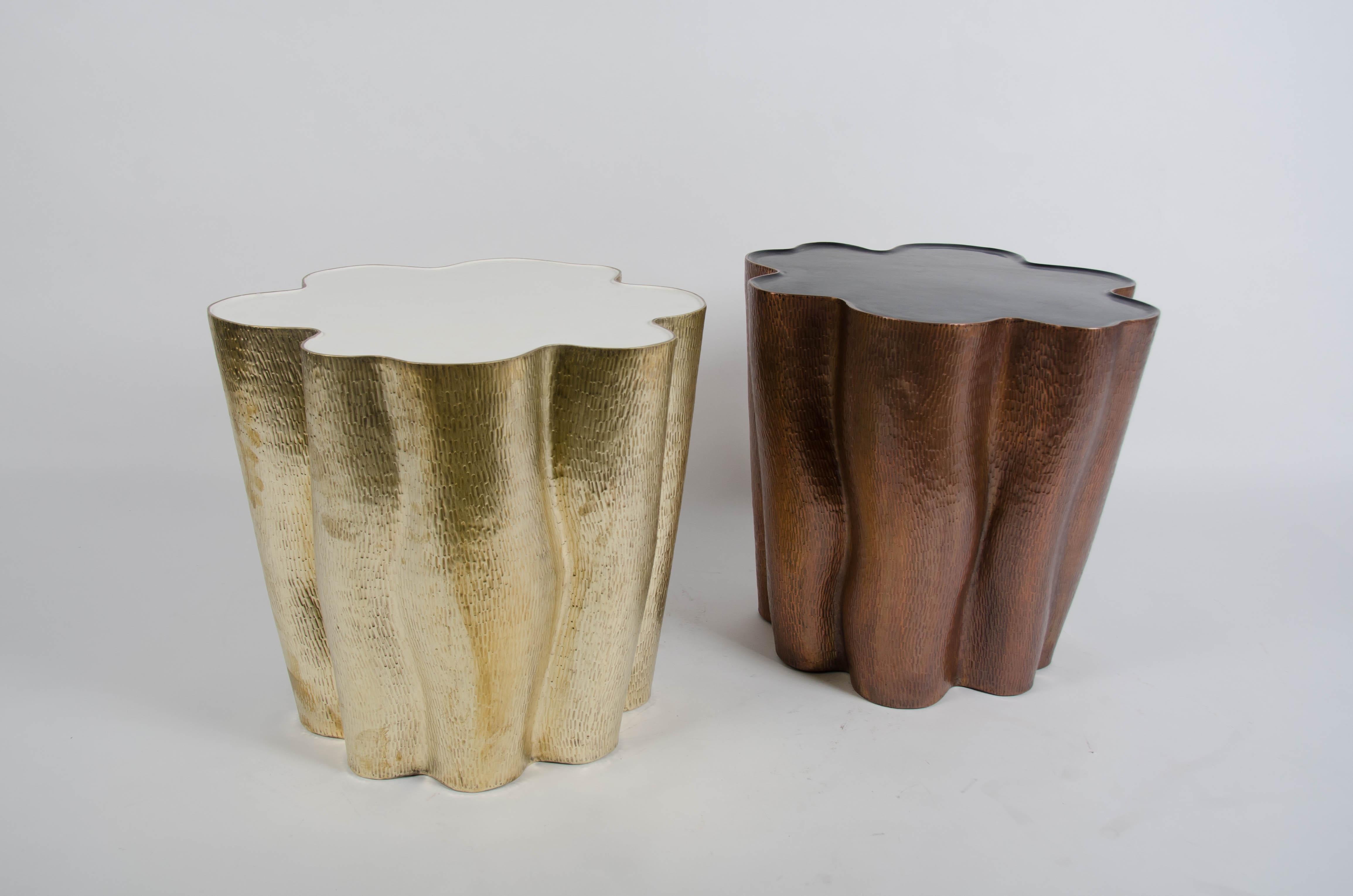 Contemporary Ji Guan Side Table in Cream Lacquer and Brass by Robert Kuo In New Condition For Sale In Los Angeles, CA