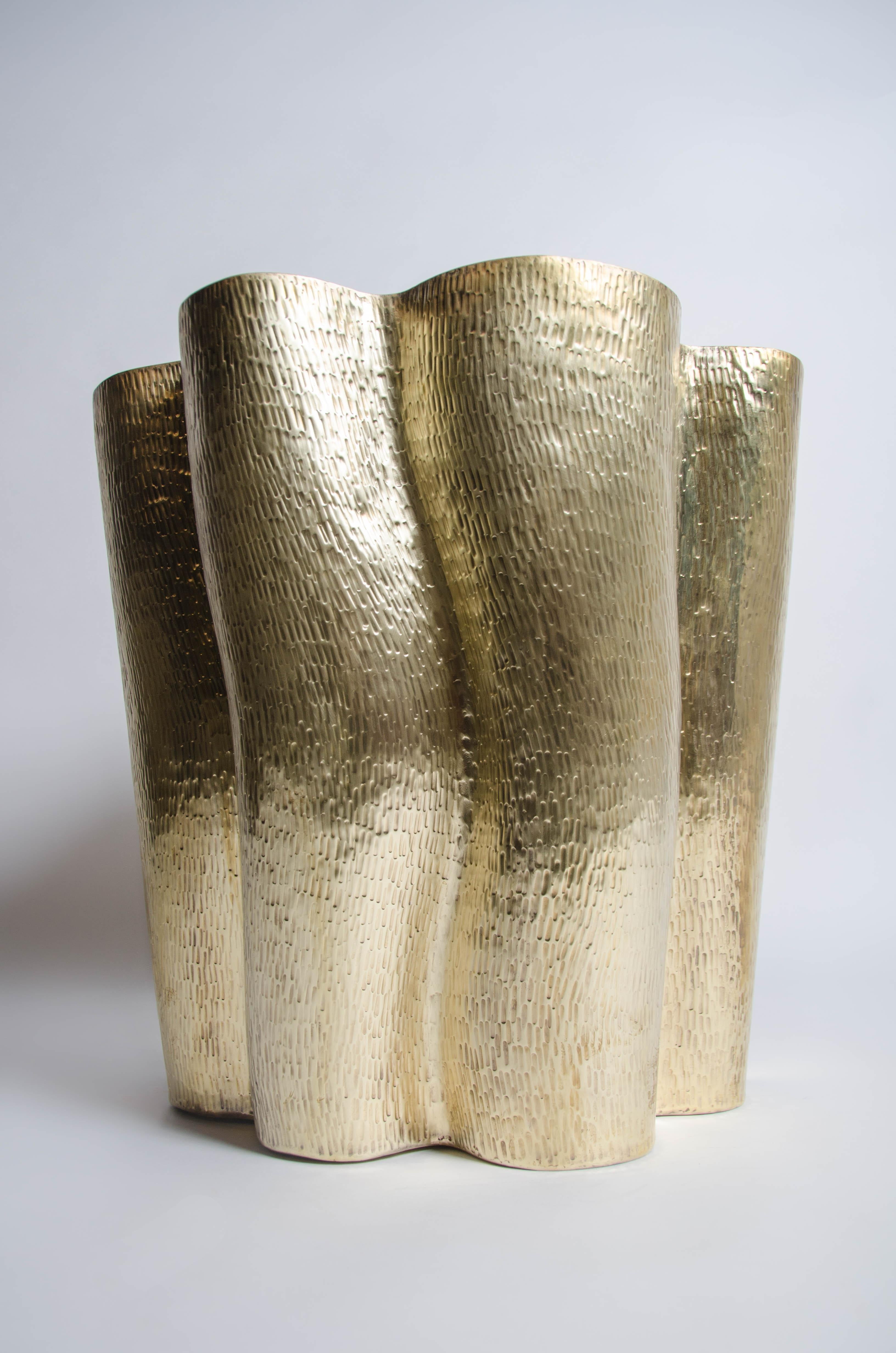 Repoussé Contemporary Ji Guan Side Table in Cream Lacquer and Brass by Robert Kuo For Sale