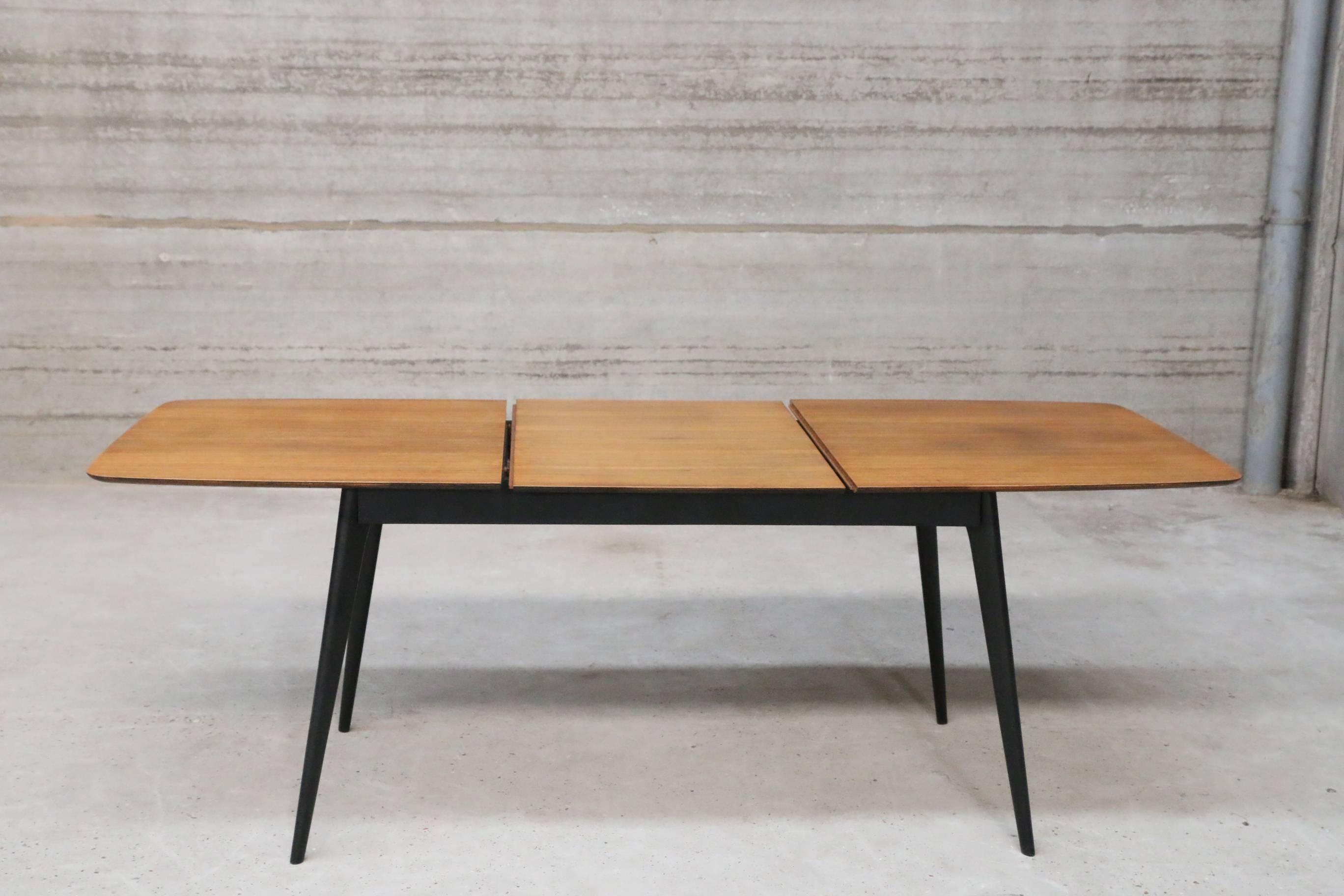 Modernist Dining Table, by Belgian Architect and Designer Alfred Hendrickx In Good Condition In Ostend, BE