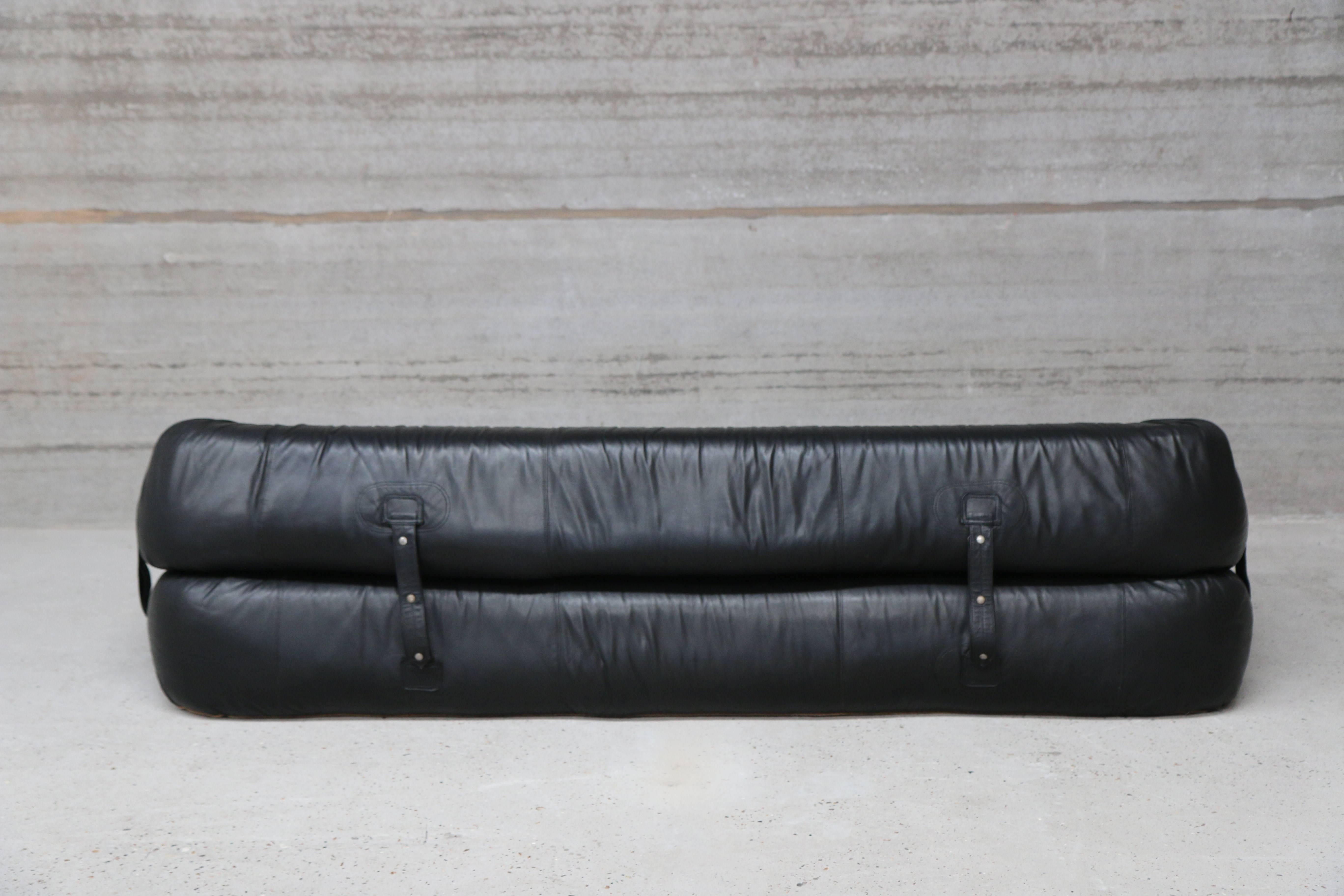 Mid-Century Modern Anfibio sofa by Alessandro Becchi for Giovannetti, circa 1970s
