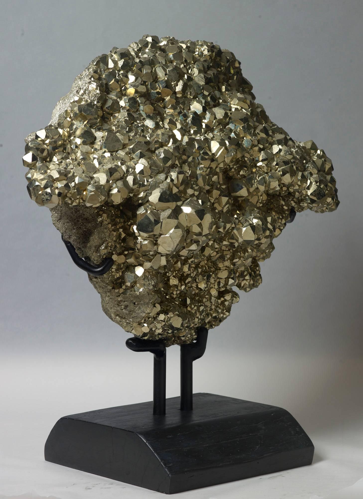 Dodecahedral Pyrite In Excellent Condition For Sale In Ostend, BE