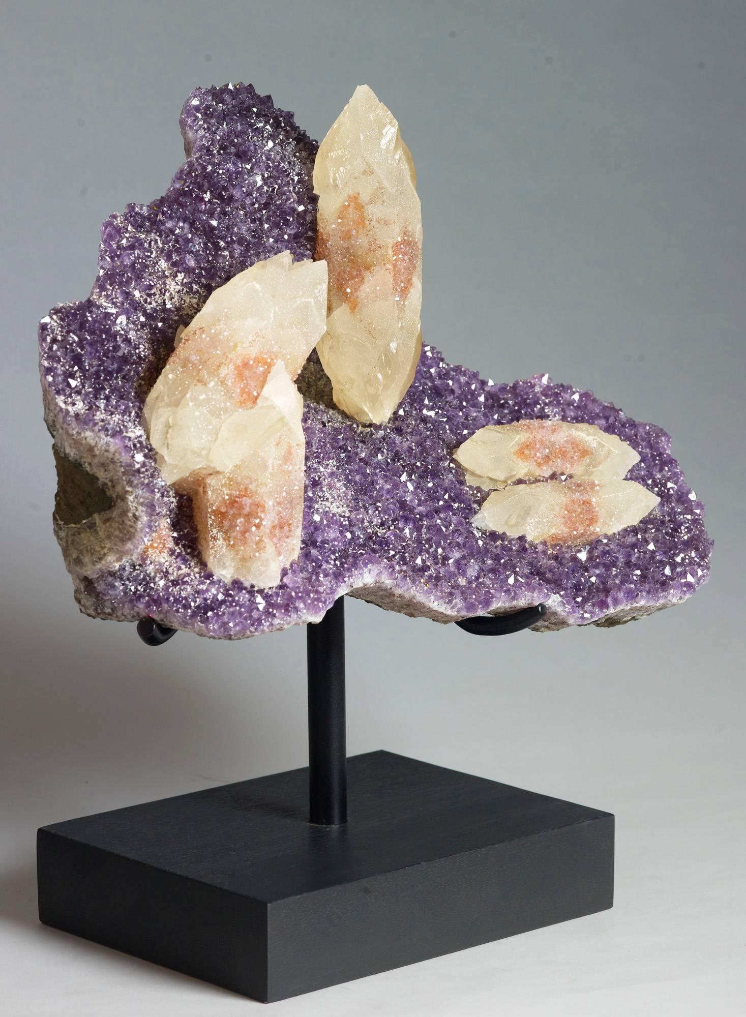 Calcite, Quartz and Amethyst Crystals In Excellent Condition For Sale In Ostend, BE
