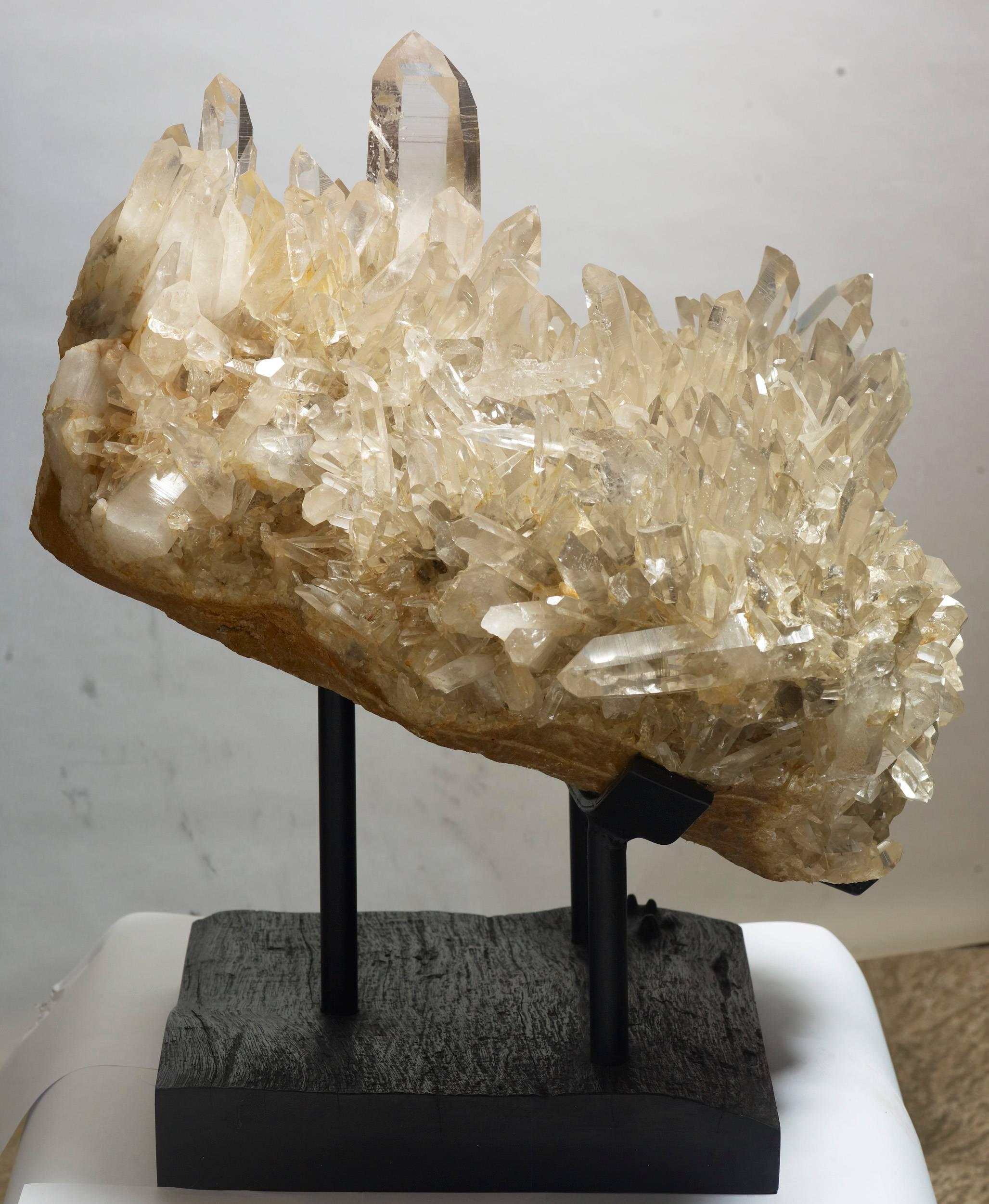 Amazing Cluster of Clear Quartz Crystals In Excellent Condition For Sale In Ostend, BE