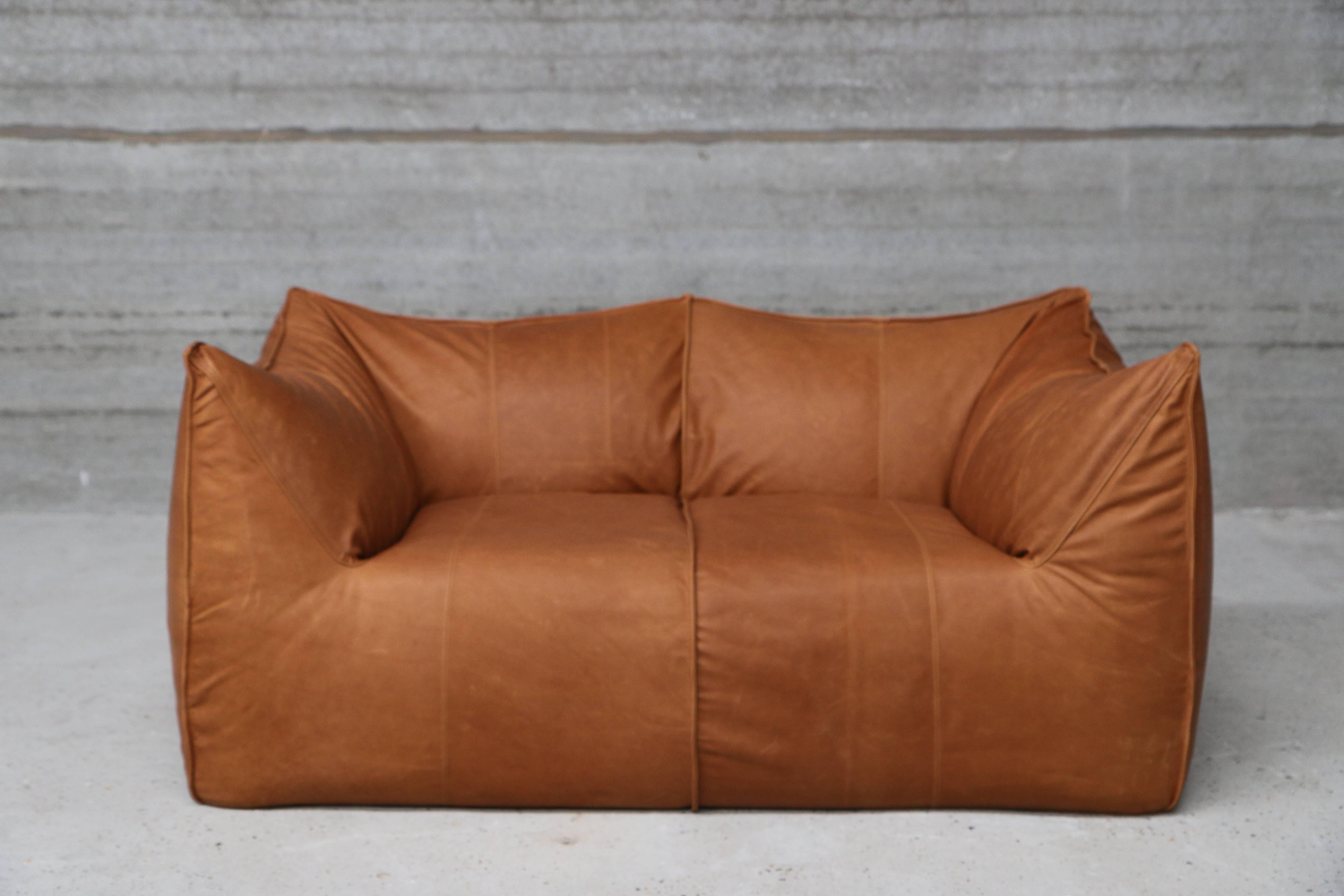 Vintage Mario Bellini bambole loveseat for B&B, Italia, 1970 cognac leather.
This is a re-upholstery project.
Foam in very good condition, full grain leather, biologically colored. Stunning condition
Dimensions: L 167, D 89, H 73, SH 40 cm.