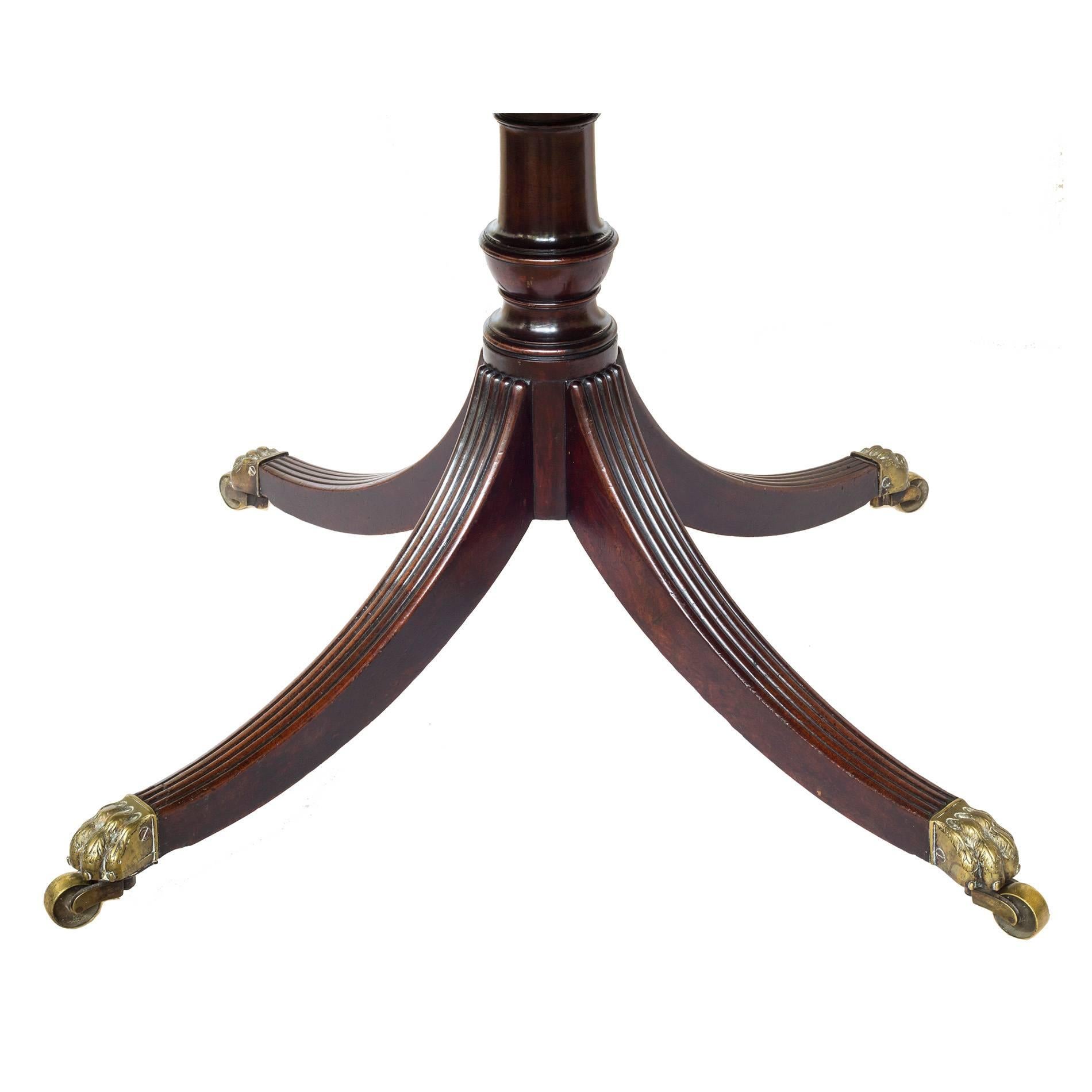 Hand-Carved Fine English Georgian Regency Period Figured Mahogany Pedestal Table, circa 1800