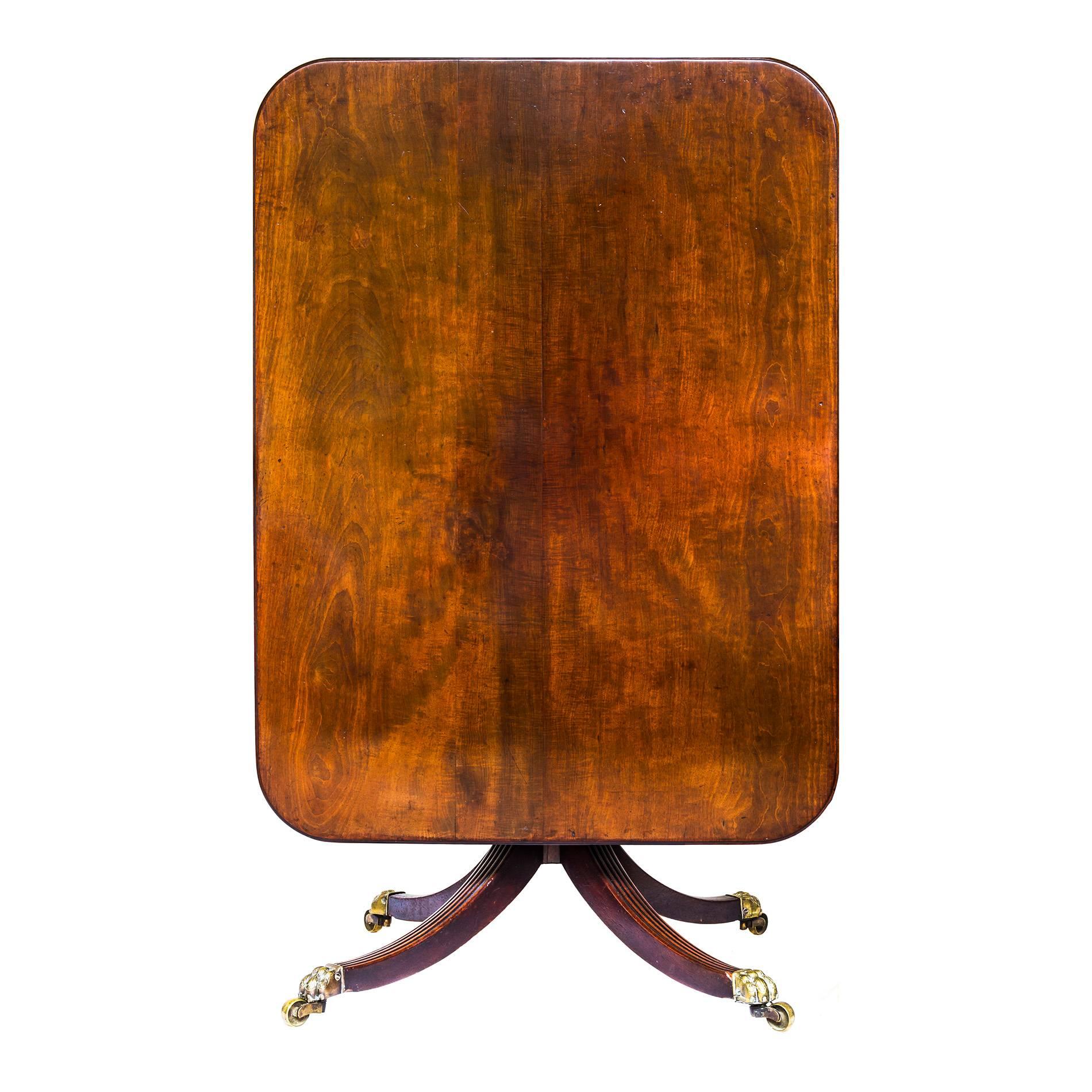 Fine English Georgian Regency Period Figured Mahogany Pedestal Table, circa 1800 In Excellent Condition In London, GB