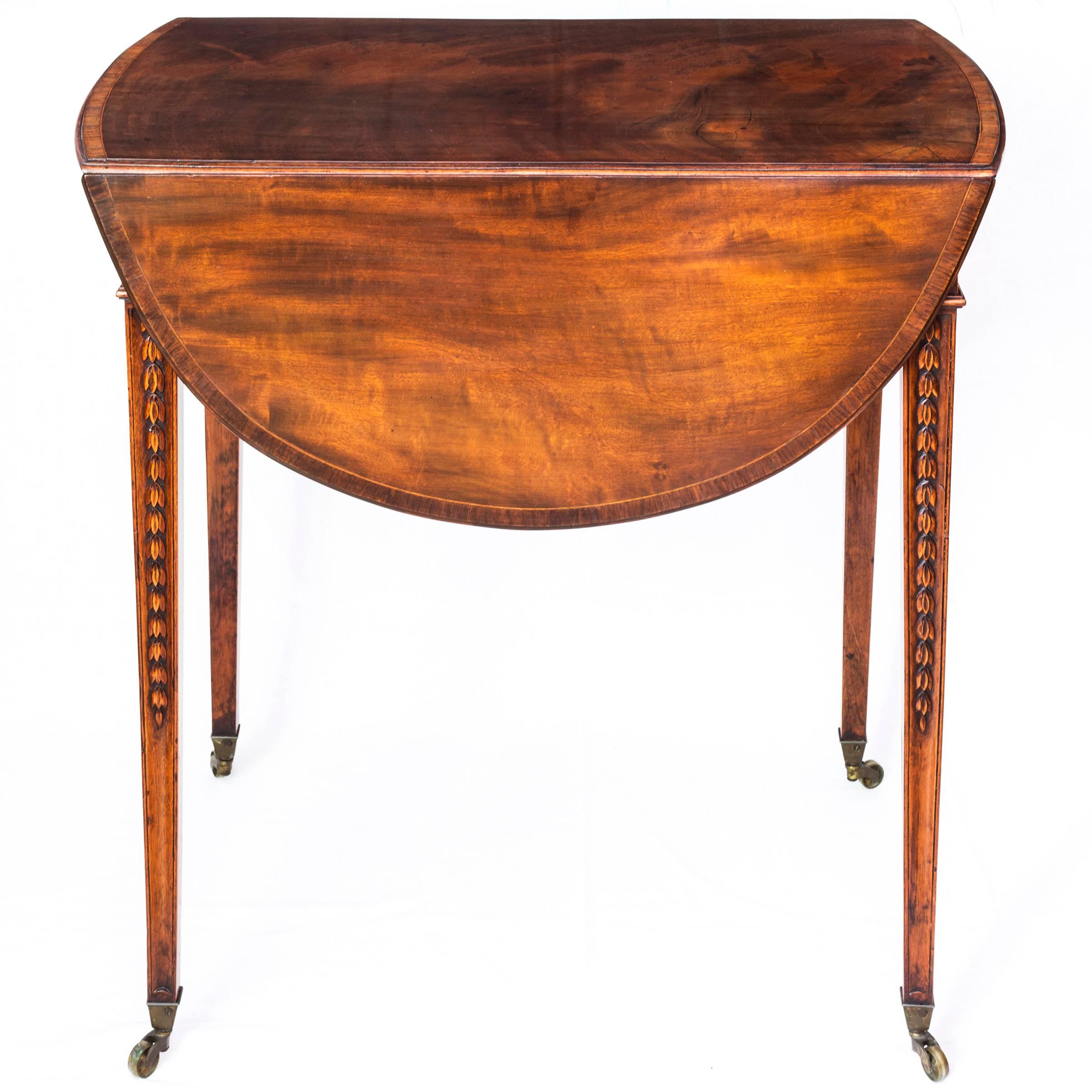 Fine English 18th Century George III Mahogany and Tulipwood Oval Pembroke Table In Excellent Condition In Richmond, London