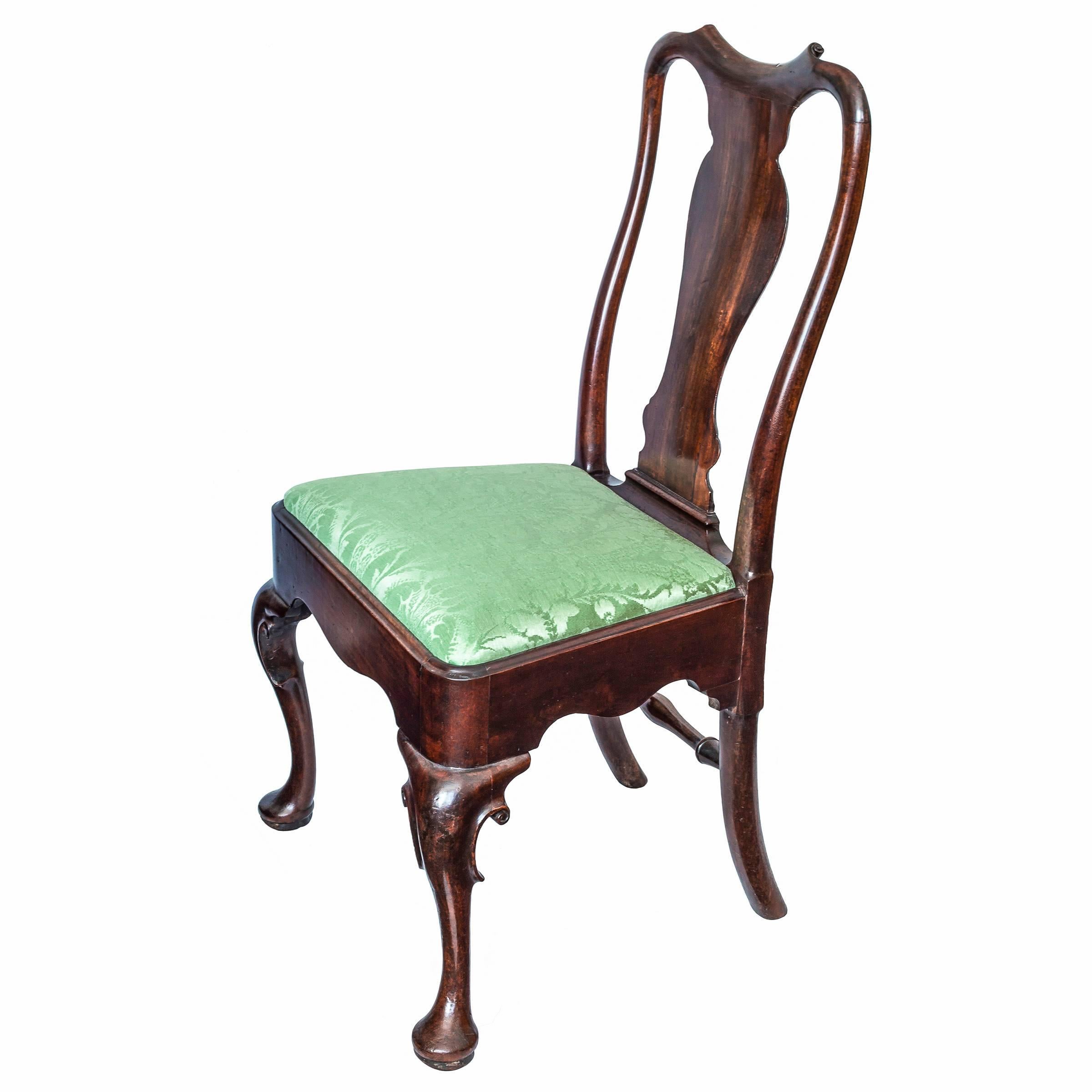 English 18th Century Pair of Georgian Cabriole Leg Chairs 3