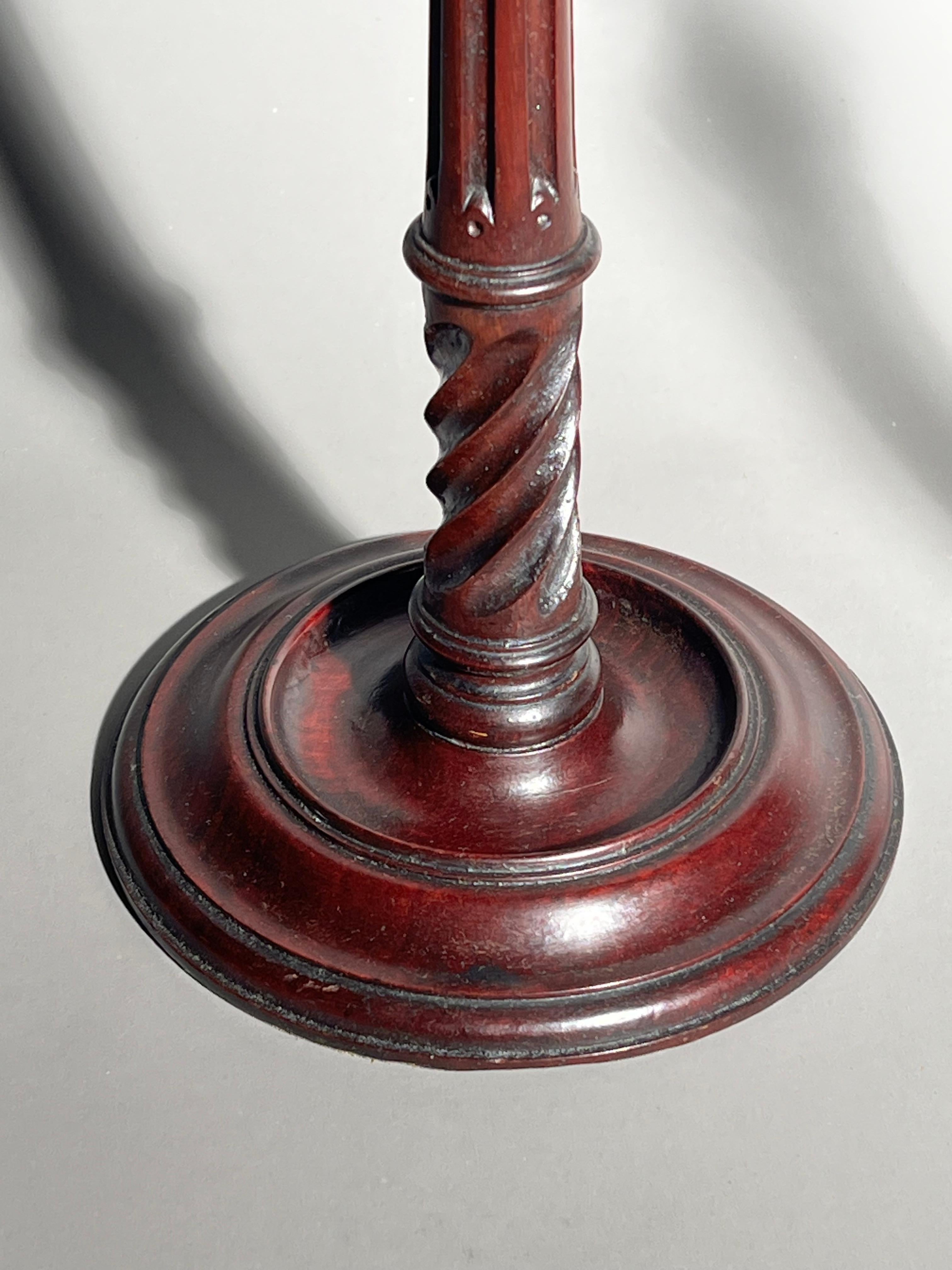 Pair of 18th Century Candlesticks In Good Condition For Sale In Richmond, London