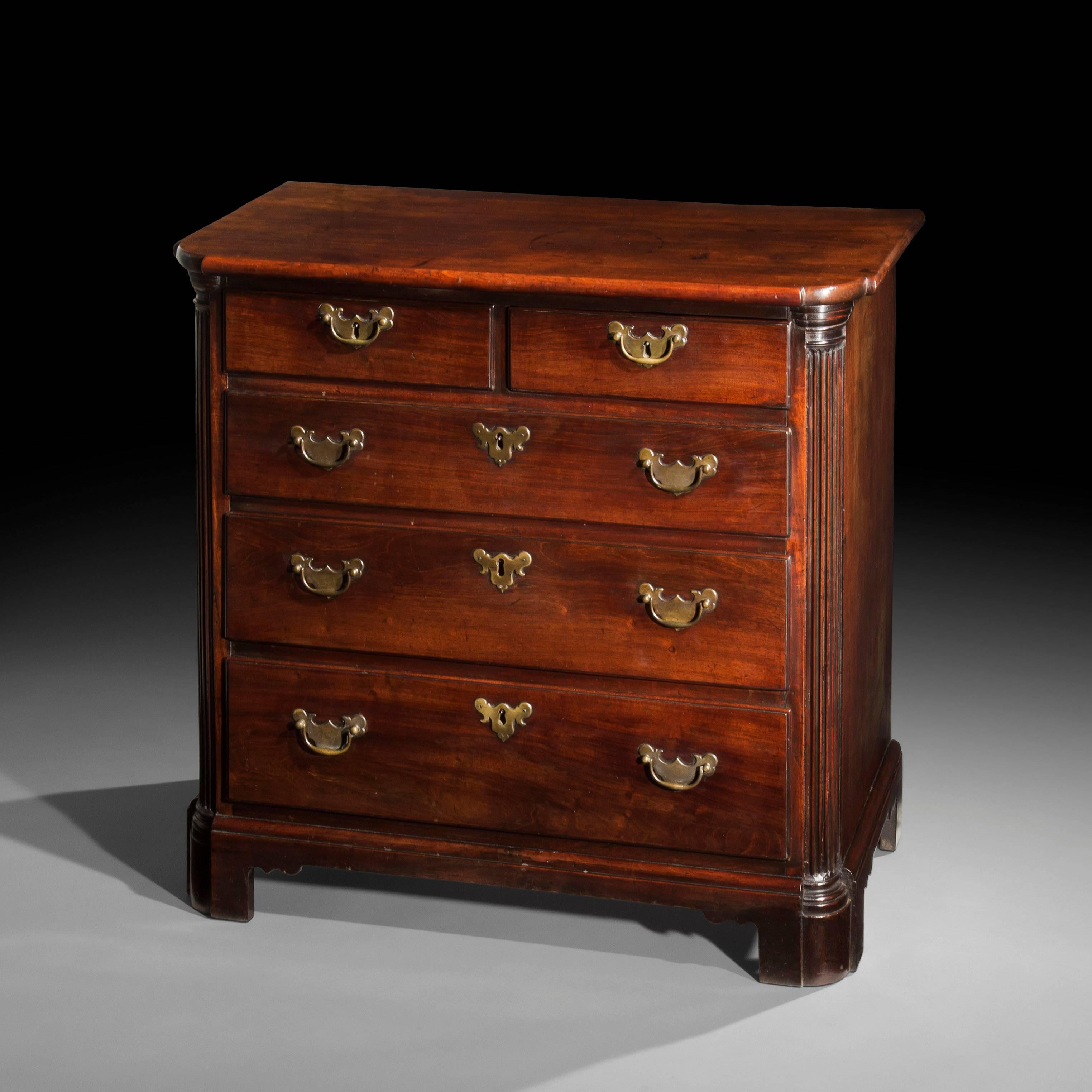 Chippendale 18th Century Small Bachelors Chest of Drawers