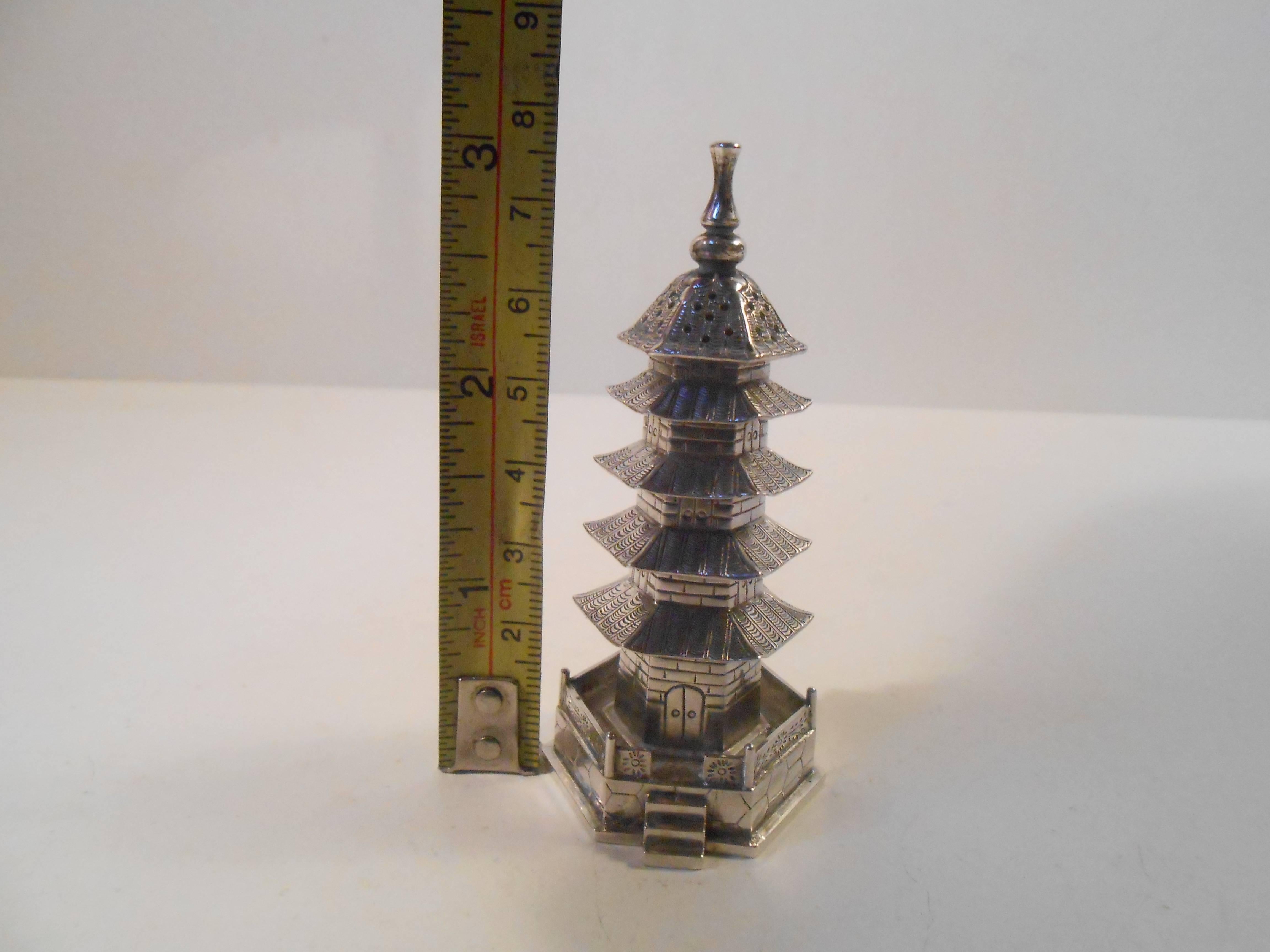 19th Century Chinese Export Silver Pagoda Pepperette by Zee Wo, Shanghai, 1890s 1