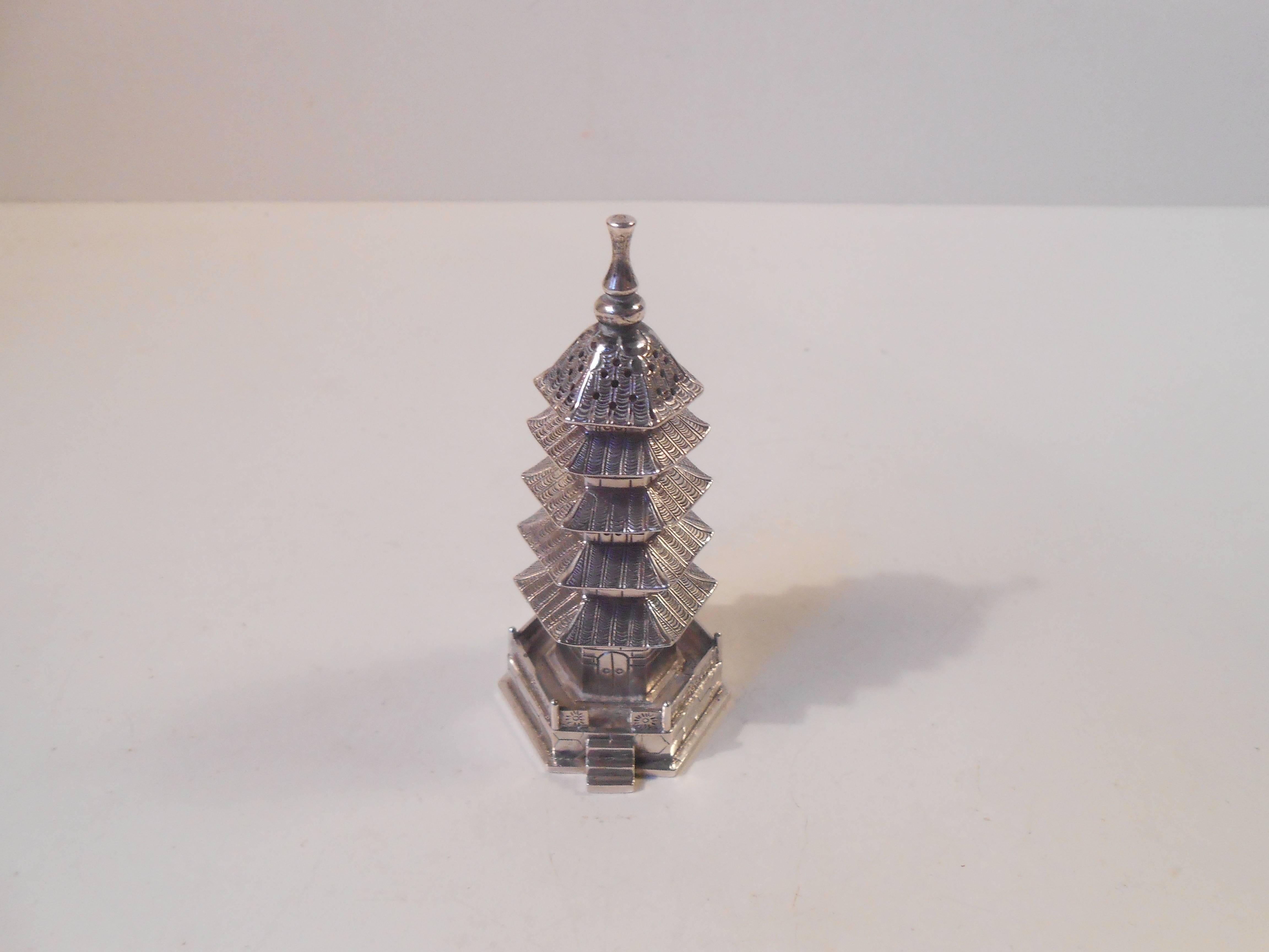 19th Century Chinese Export Silver Pagoda Pepperette by Zee Wo, Shanghai, 1890s 2