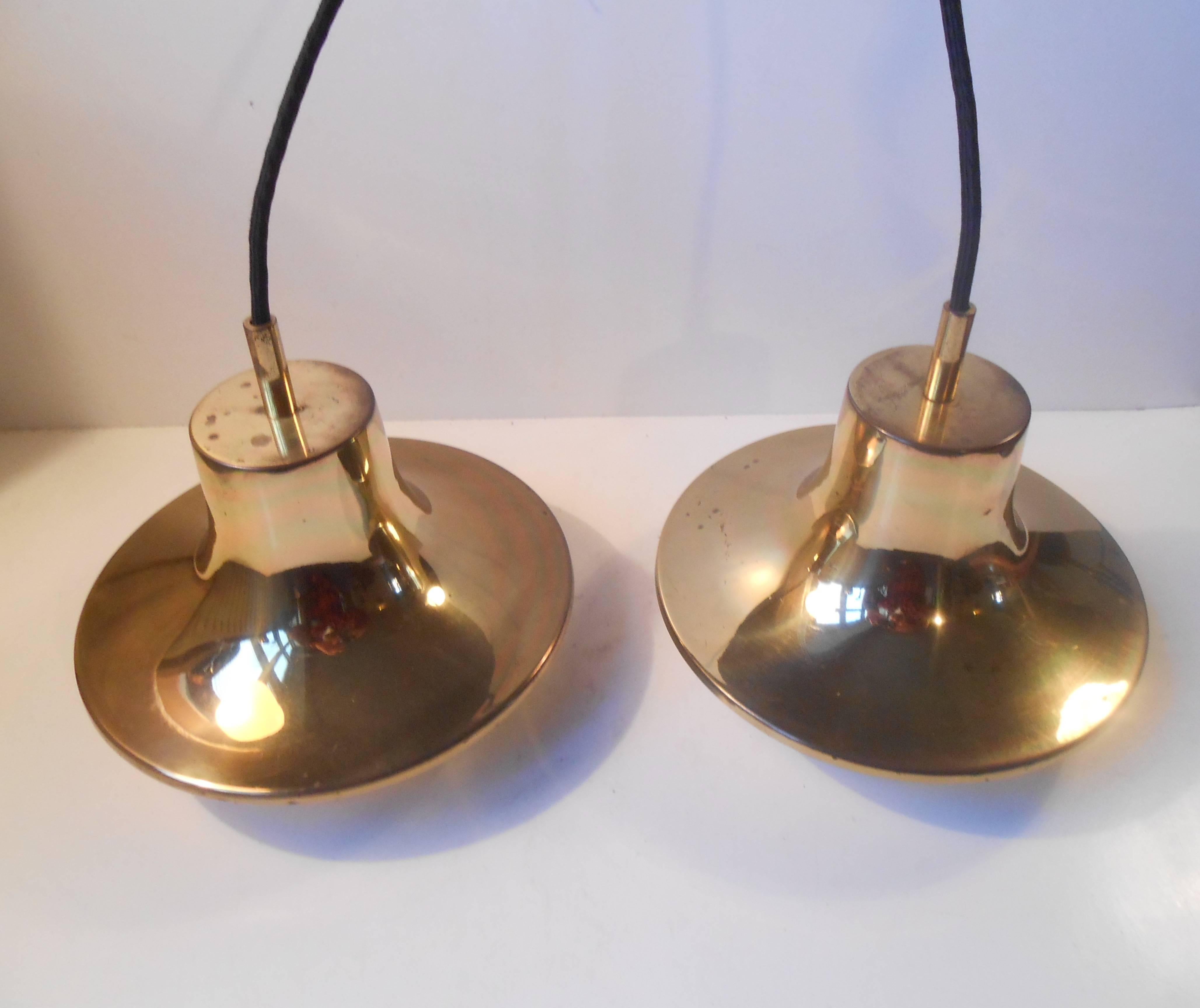 Hans-Agne Jakobsson Pair of Solid Brass Saucer Pendant Lamps, 60s Swedish Modern In Good Condition In Esbjerg, DK