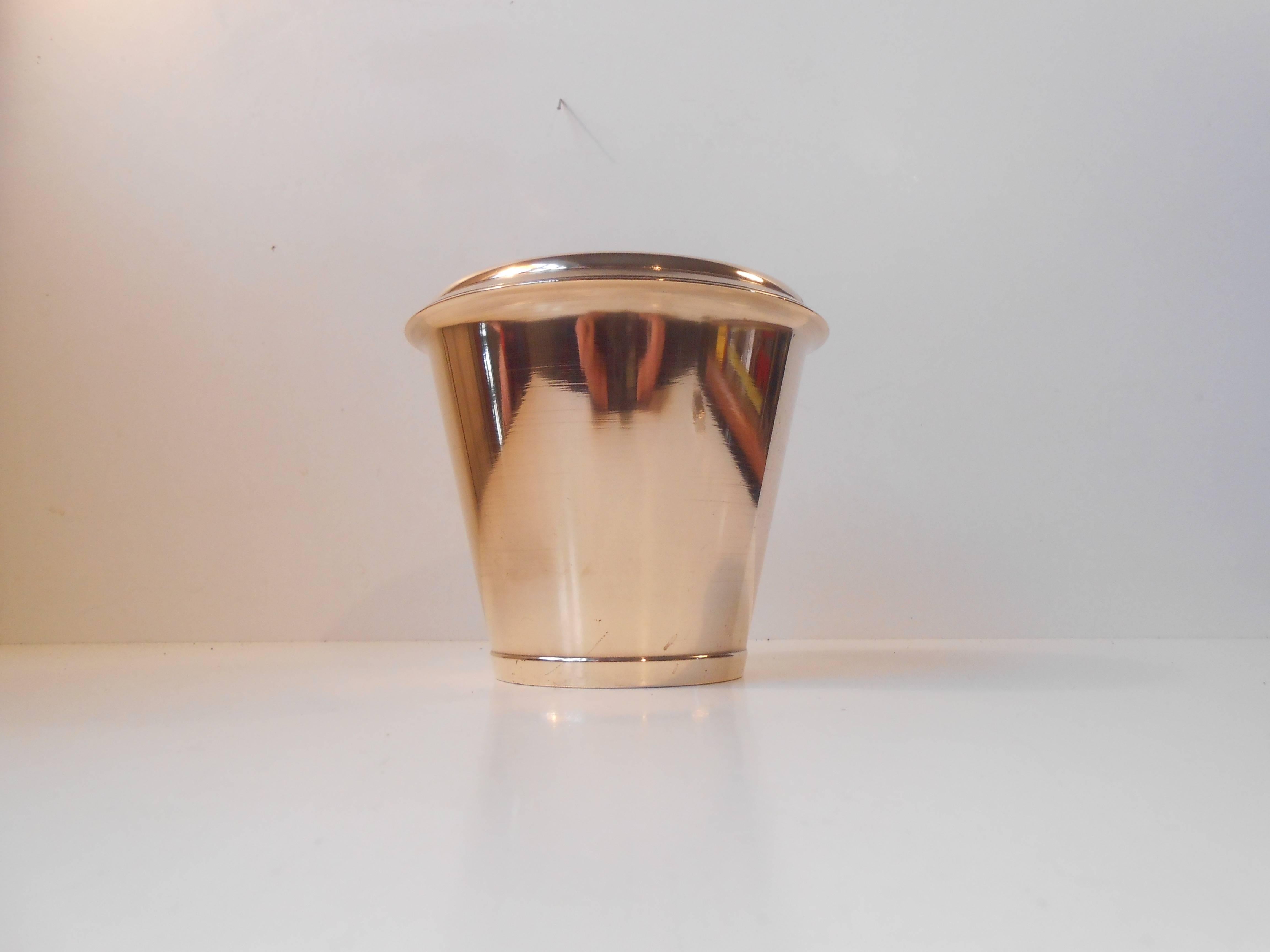 1930s Bronze Jar with an Organic Shape & Danish Art Deco Styling: Stamped ATO In Excellent Condition In Esbjerg, DK