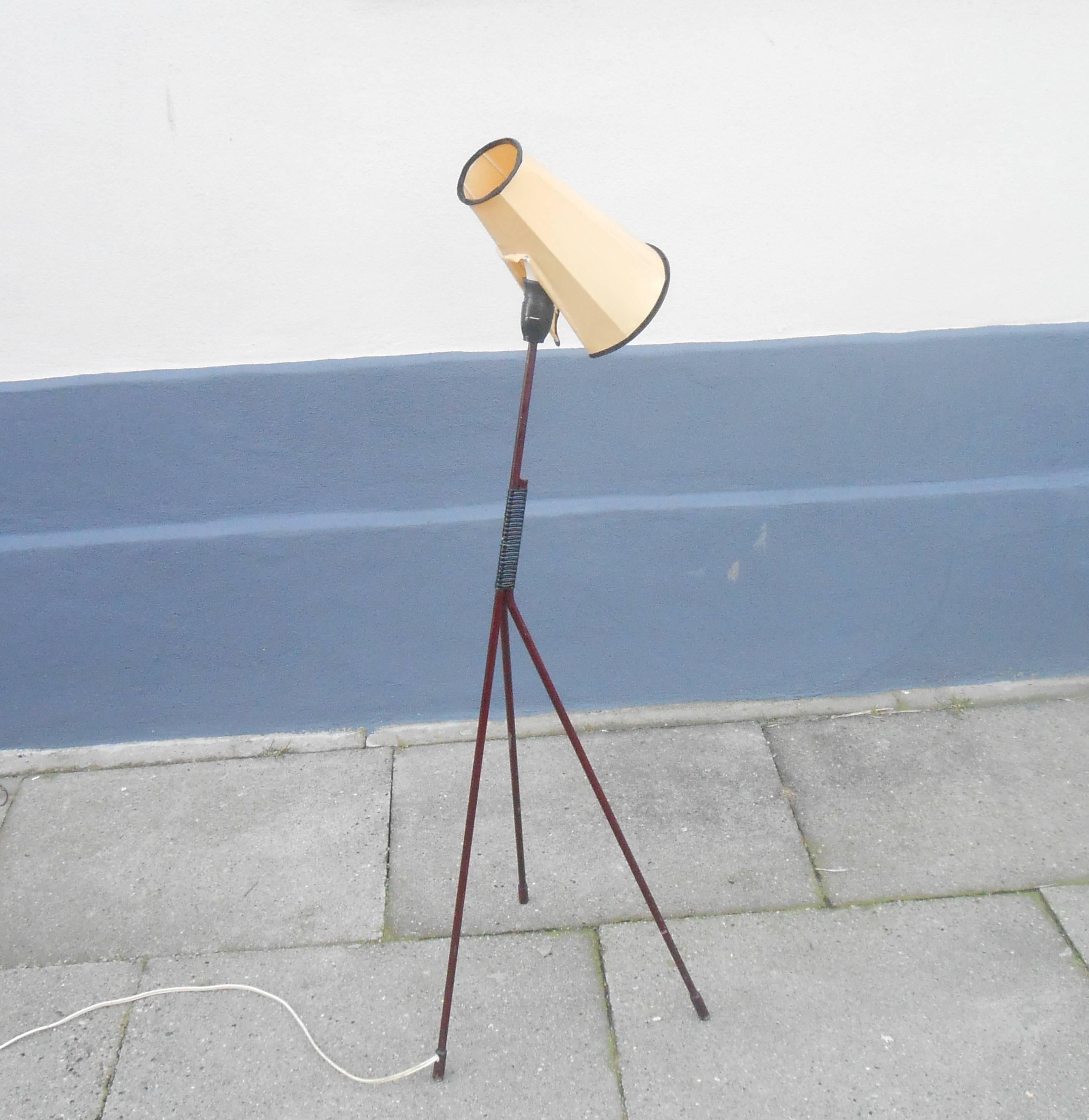 Steel 1950s Modernist Tripod Floor Lamp 'Giraffe' by Hans Bergstrom, Sweden 1950s