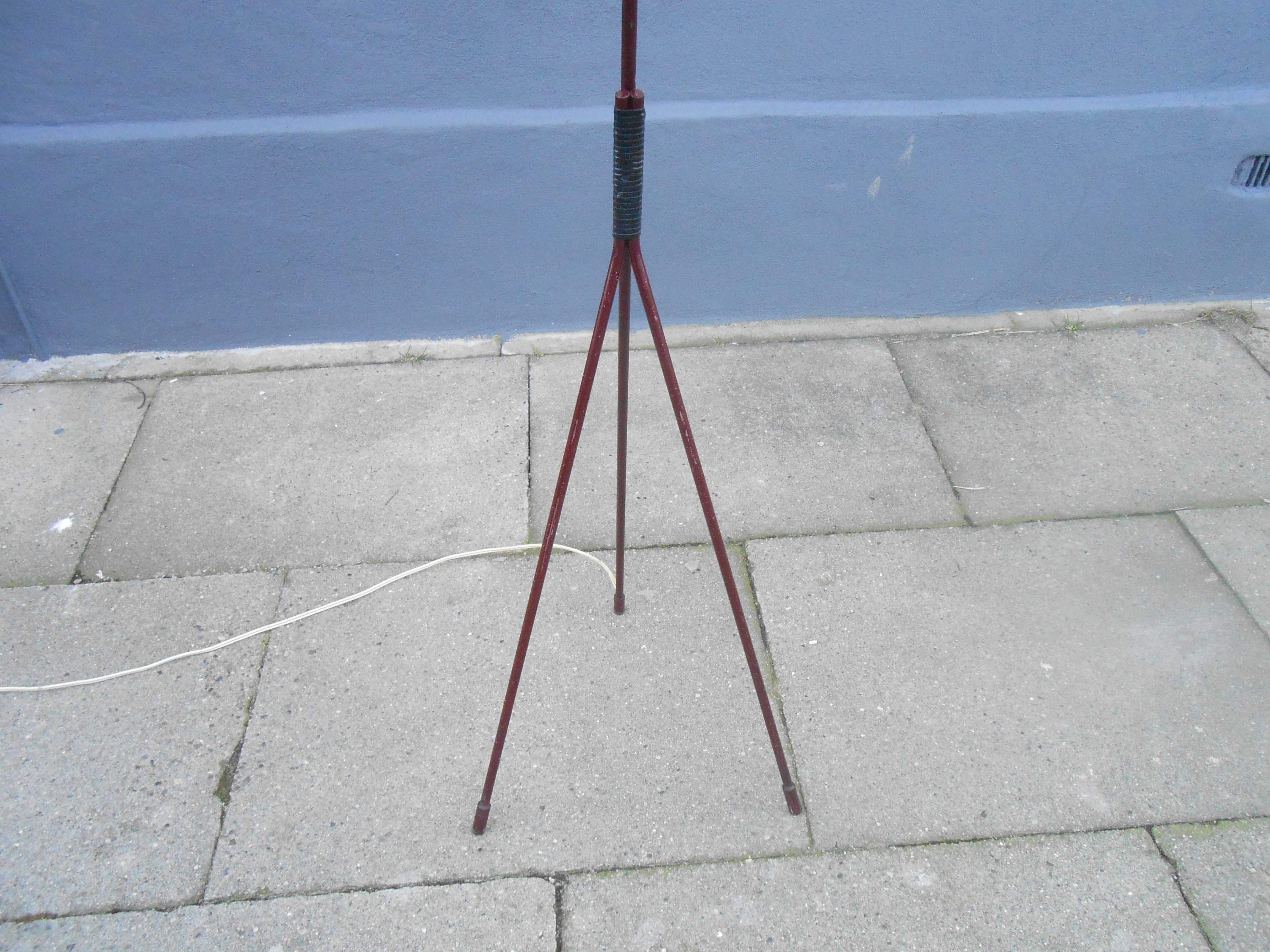 1950s Modernist Tripod Floor Lamp 'Giraffe' by Hans Bergstrom, Sweden 1950s 2