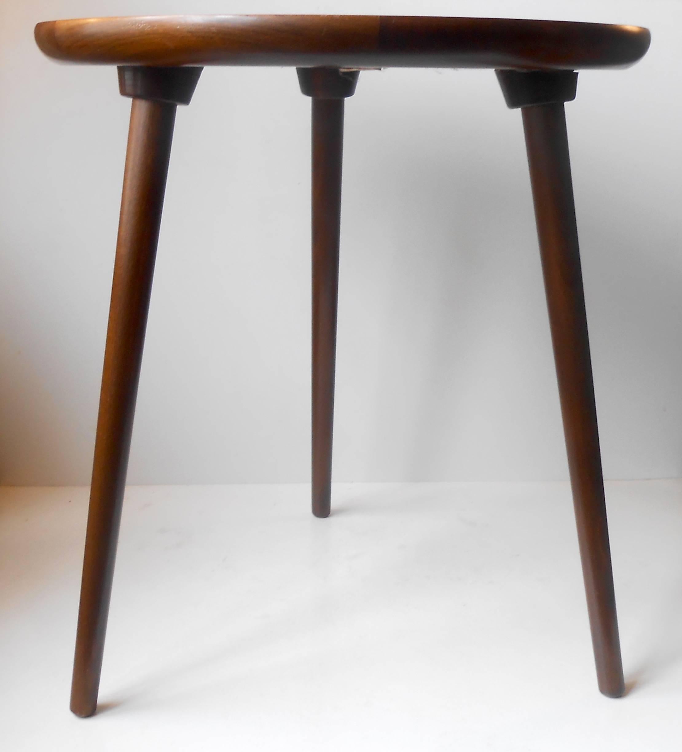 Mid-Century Modern Pair of Walnut Three-Legged Round Side Tables, Anton Kildeberg Danish Modern